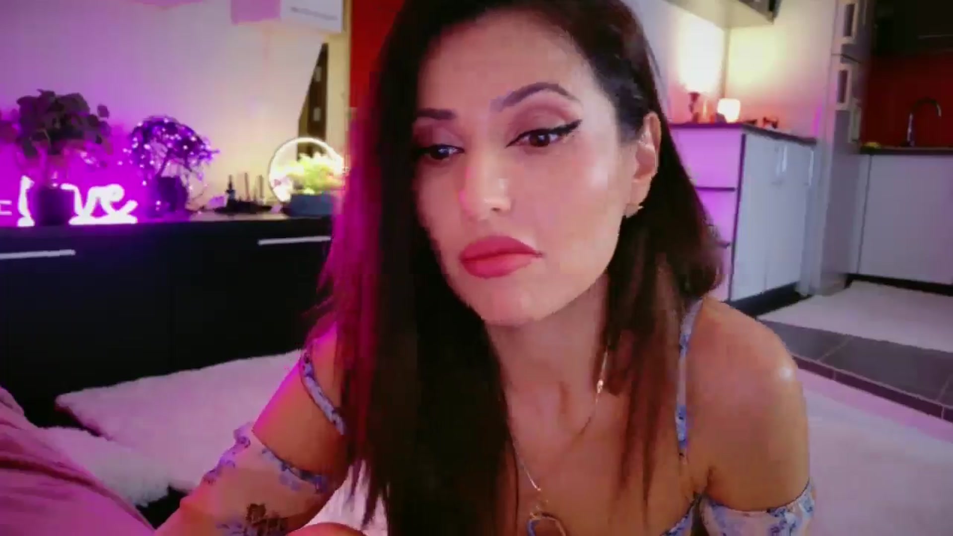Gallery image thumbnail from SmileyTinaa's myfreecams stream on, 01/29/2026, 23:28 image 14 of 20
