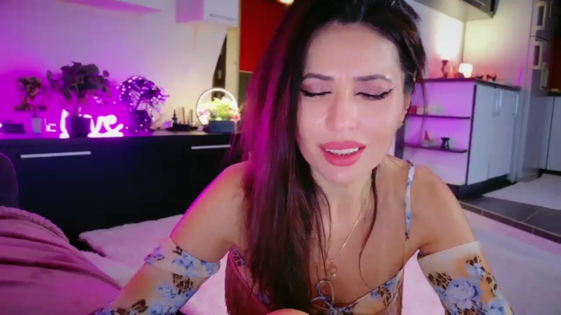 Gallery image thumbnail from SmileyTinaa's myfreecams stream on, 01/29/2026, 23:28 image 4 of 20