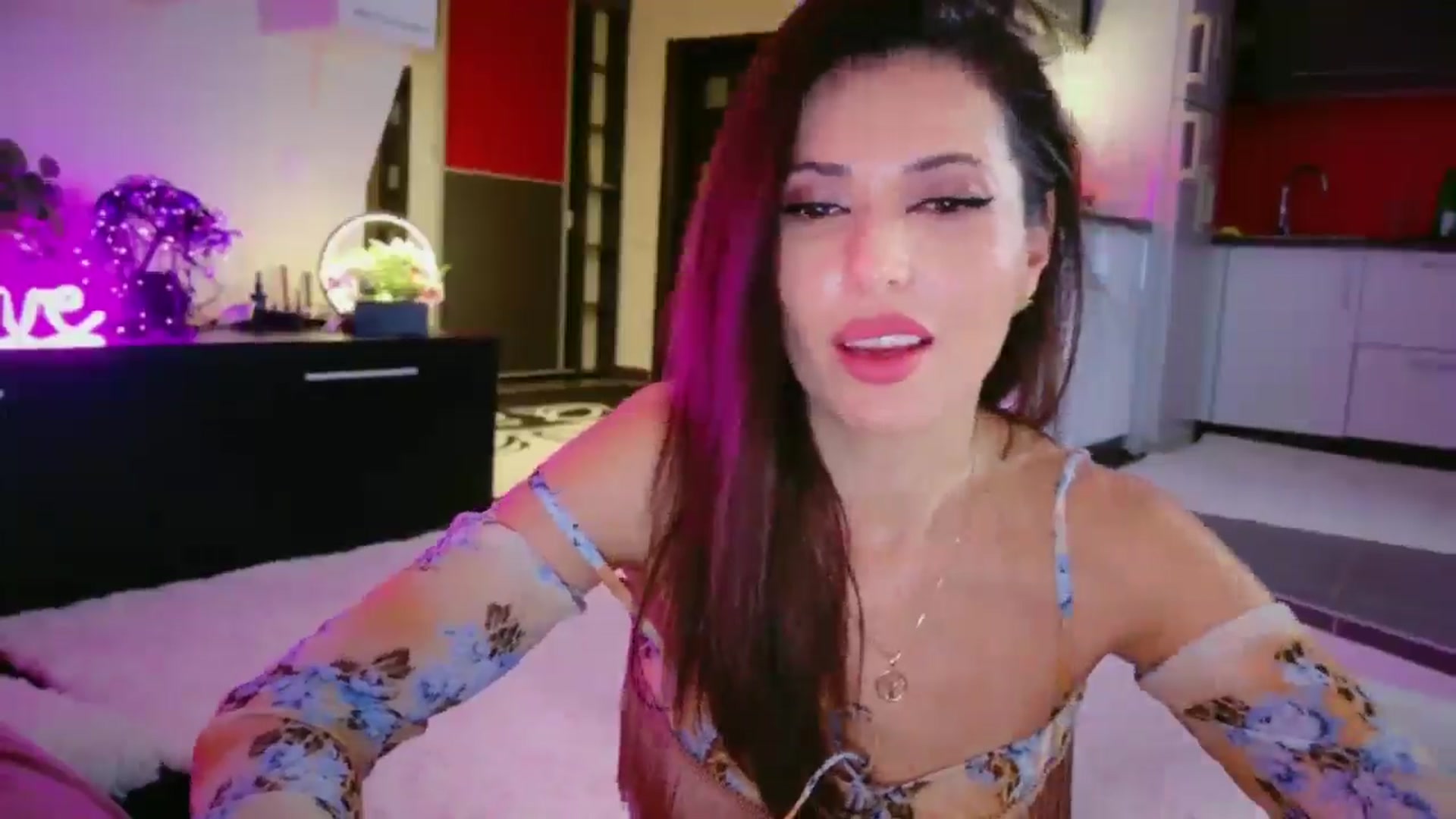 Gallery image thumbnail from SmileyTinaa's myfreecams stream on, 01/29/2026, 23:28 image 17 of 20