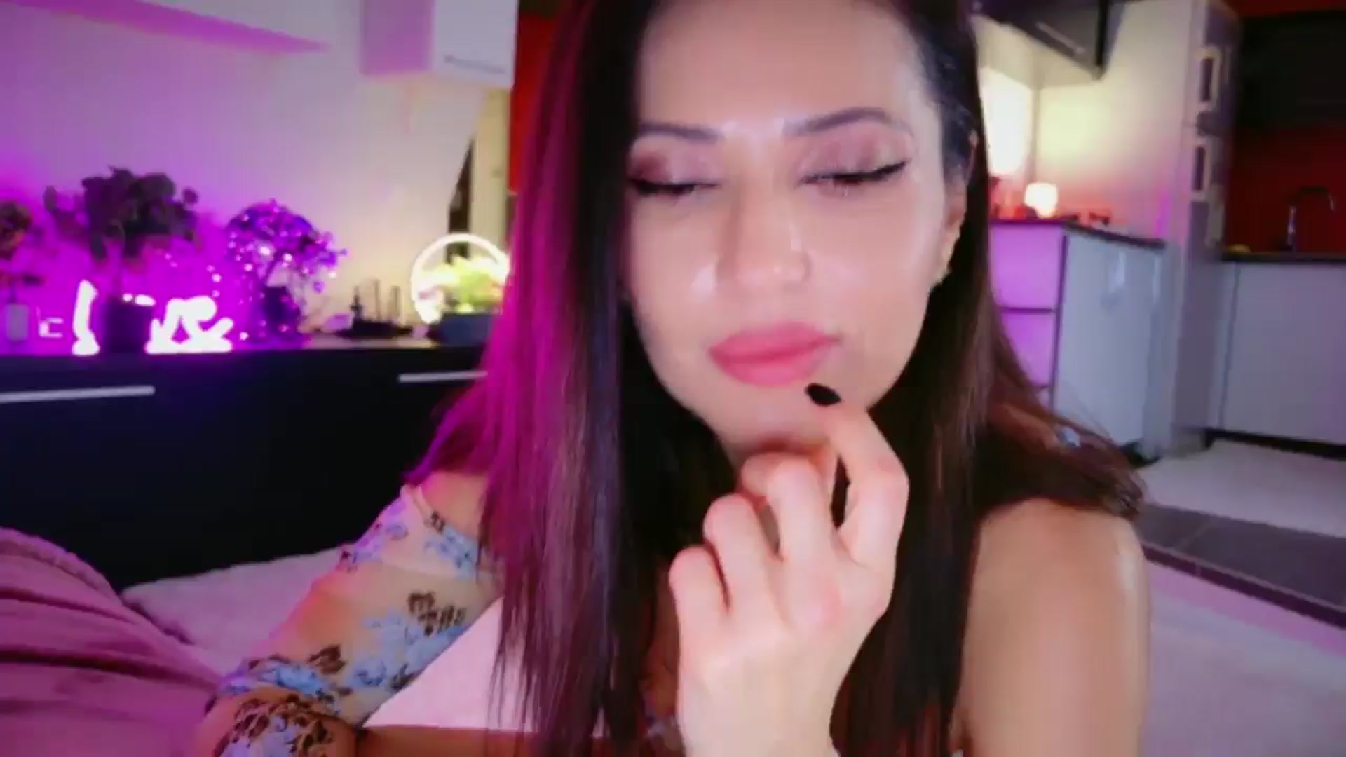 Gallery image thumbnail from SmileyTinaa's myfreecams stream on, 01/29/2026, 23:28 image 9 of 20