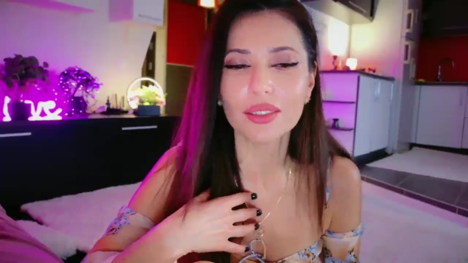 Gallery image thumbnail from SmileyTinaa's myfreecams stream on, 01/29/2026, 23:28 image 13 of 20