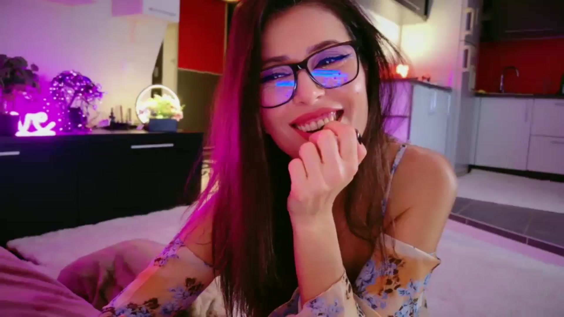 Gallery image thumbnail from SmileyTinaa's myfreecams stream on, 01/30/2026, 04:35 image 6 of 20