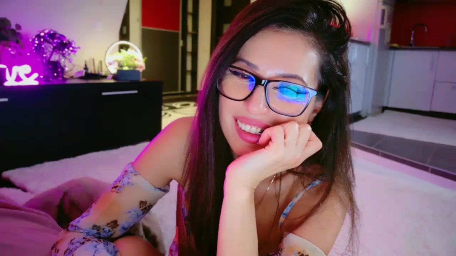 Gallery image thumbnail from SmileyTinaa's myfreecams stream on, 01/30/2026, 05:35 image 9 of 20