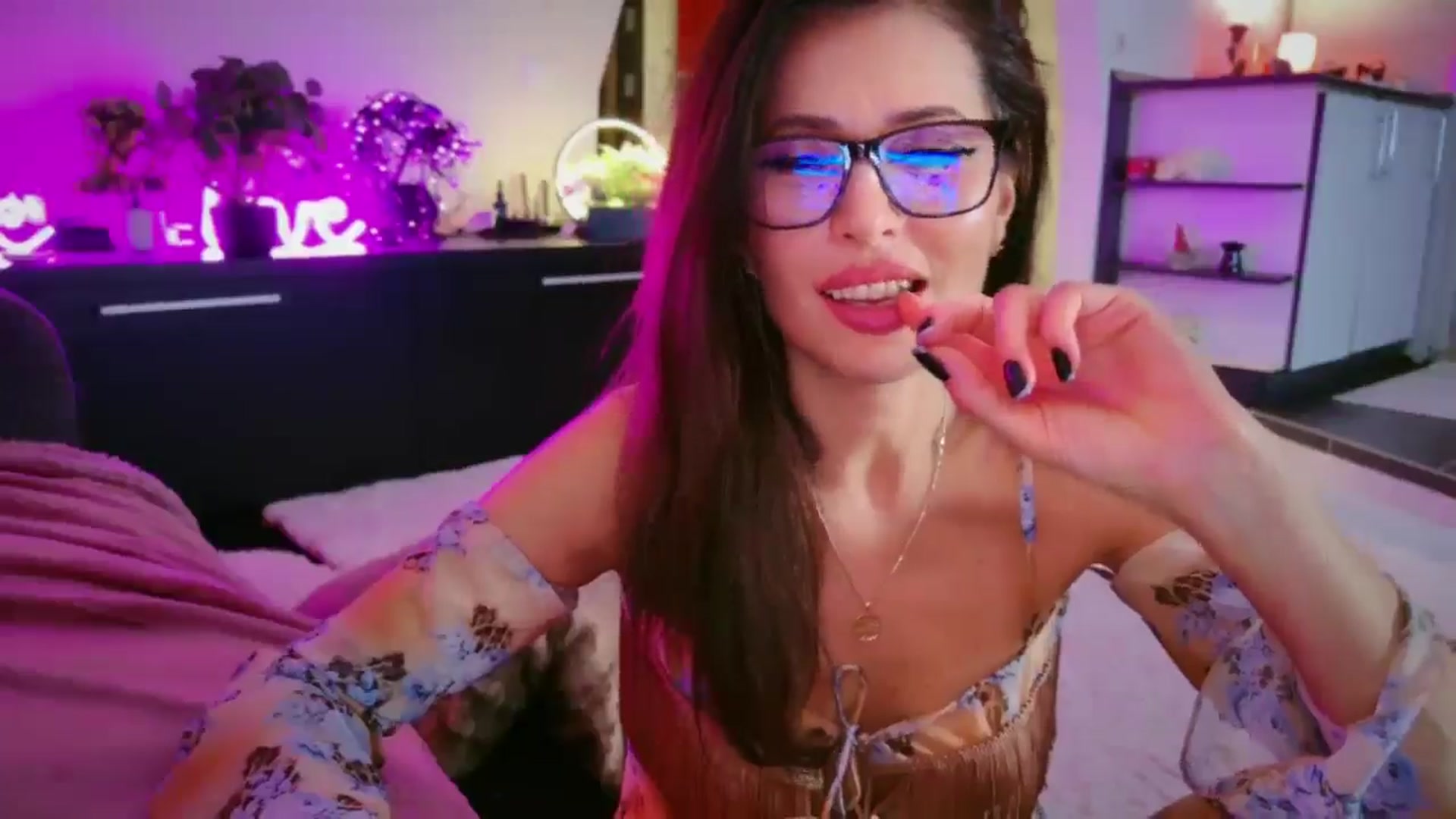 Gallery image thumbnail from SmileyTinaa's myfreecams stream on, 01/30/2026, 05:35 image 15 of 20