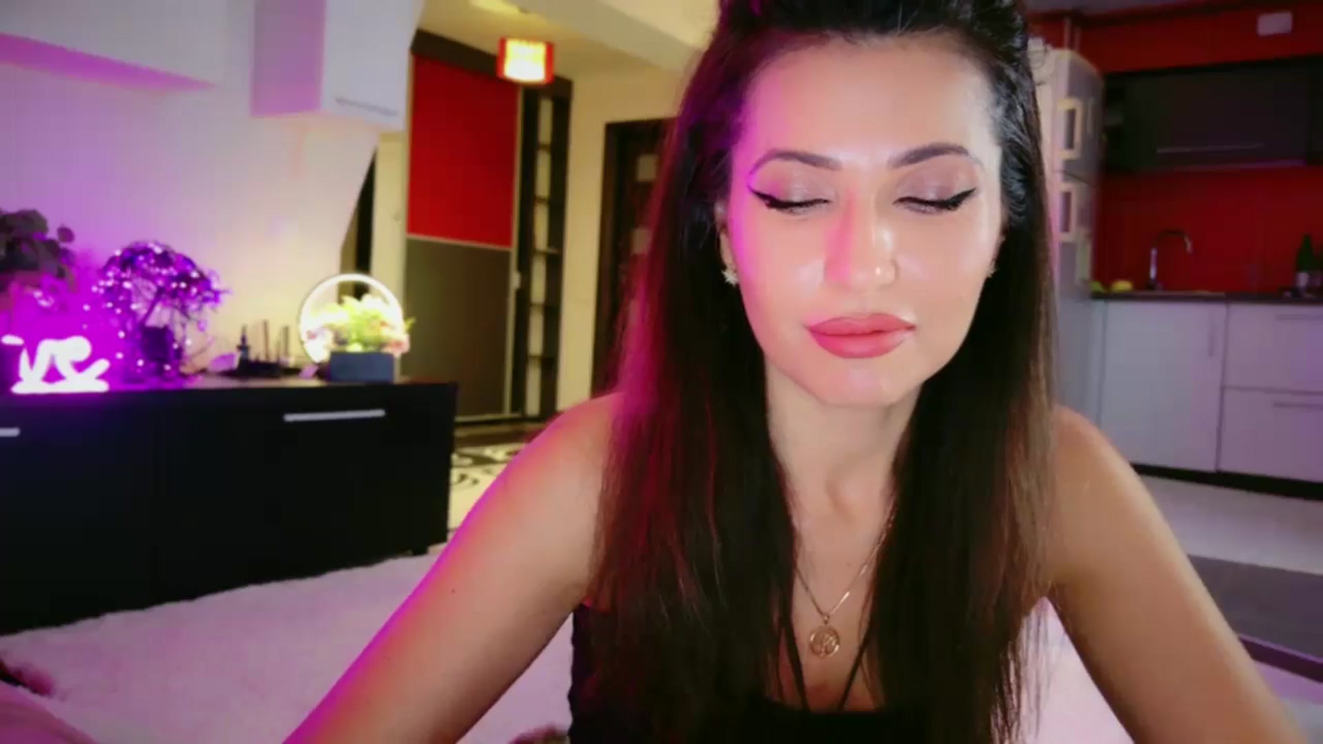 Gallery image thumbnail from SmileyTinaa's myfreecams stream on, 01/30/2026, 22:58 image 5 of 20