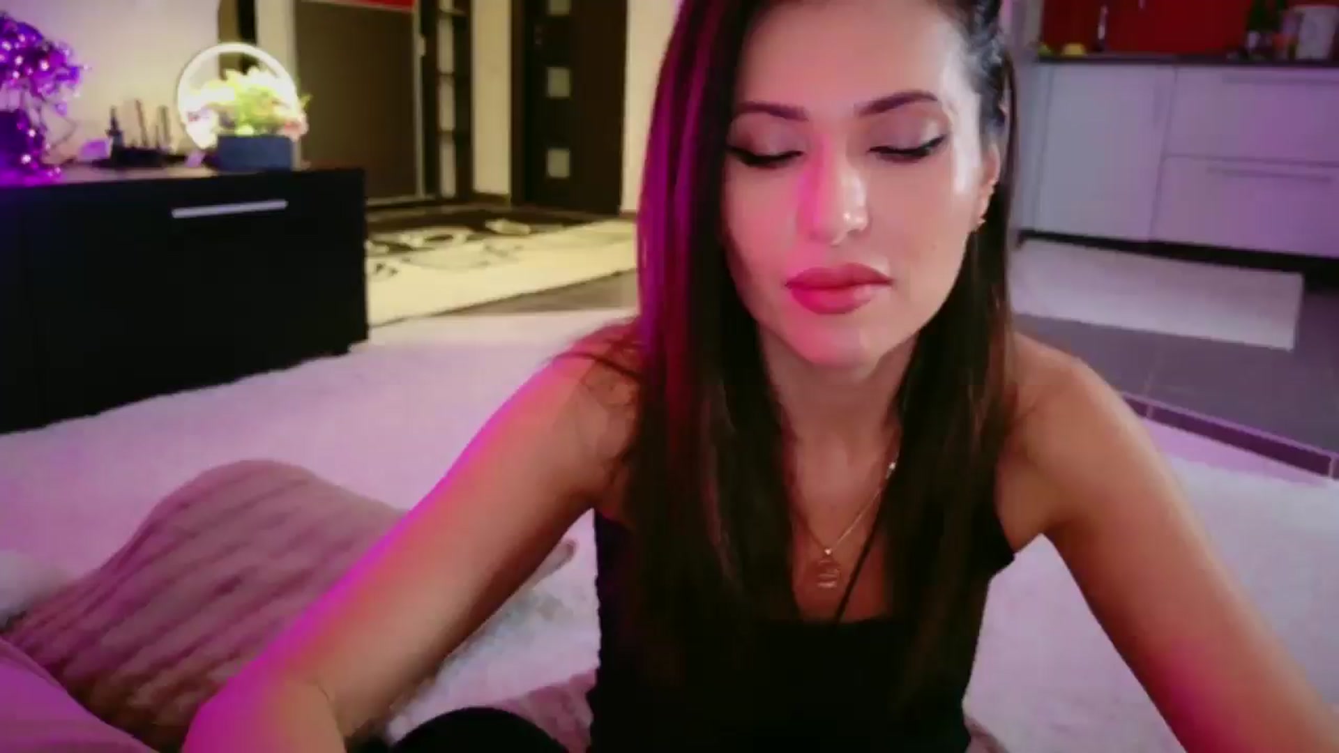 Gallery image thumbnail from SmileyTinaa's myfreecams stream on, 01/30/2026, 22:58 image 17 of 20