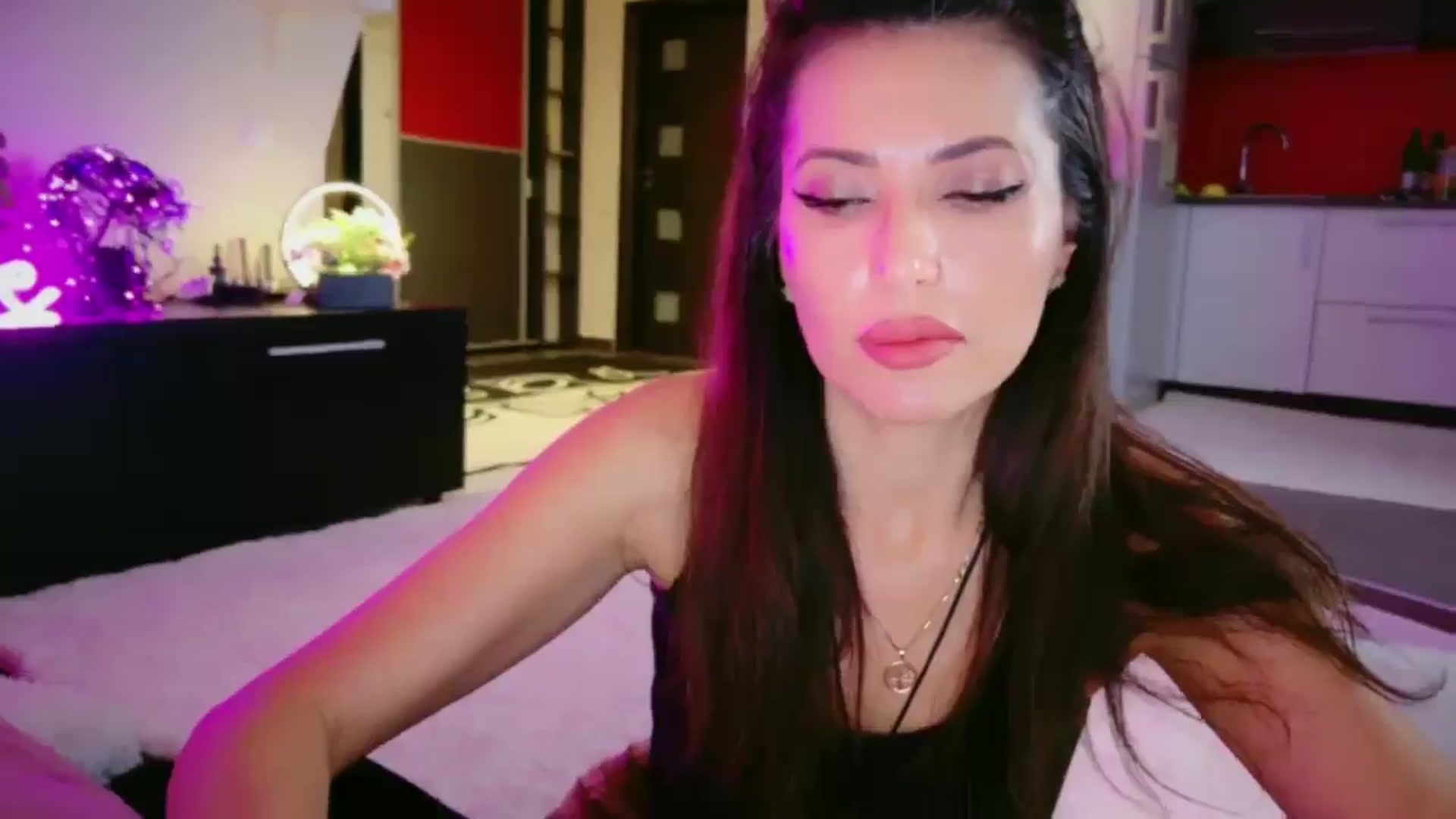 Gallery image thumbnail from SmileyTinaa's myfreecams stream on, 01/30/2026, 22:58 image 12 of 20