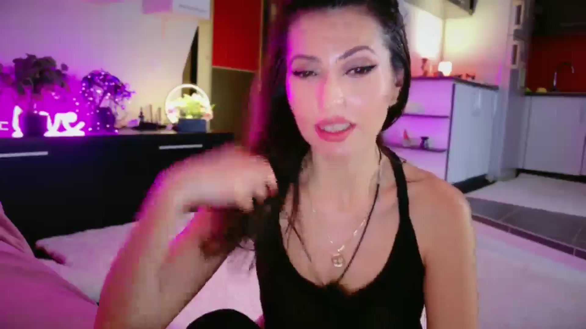 Gallery image thumbnail from SmileyTinaa's myfreecams stream on, 01/30/2026, 22:58 image 11 of 20