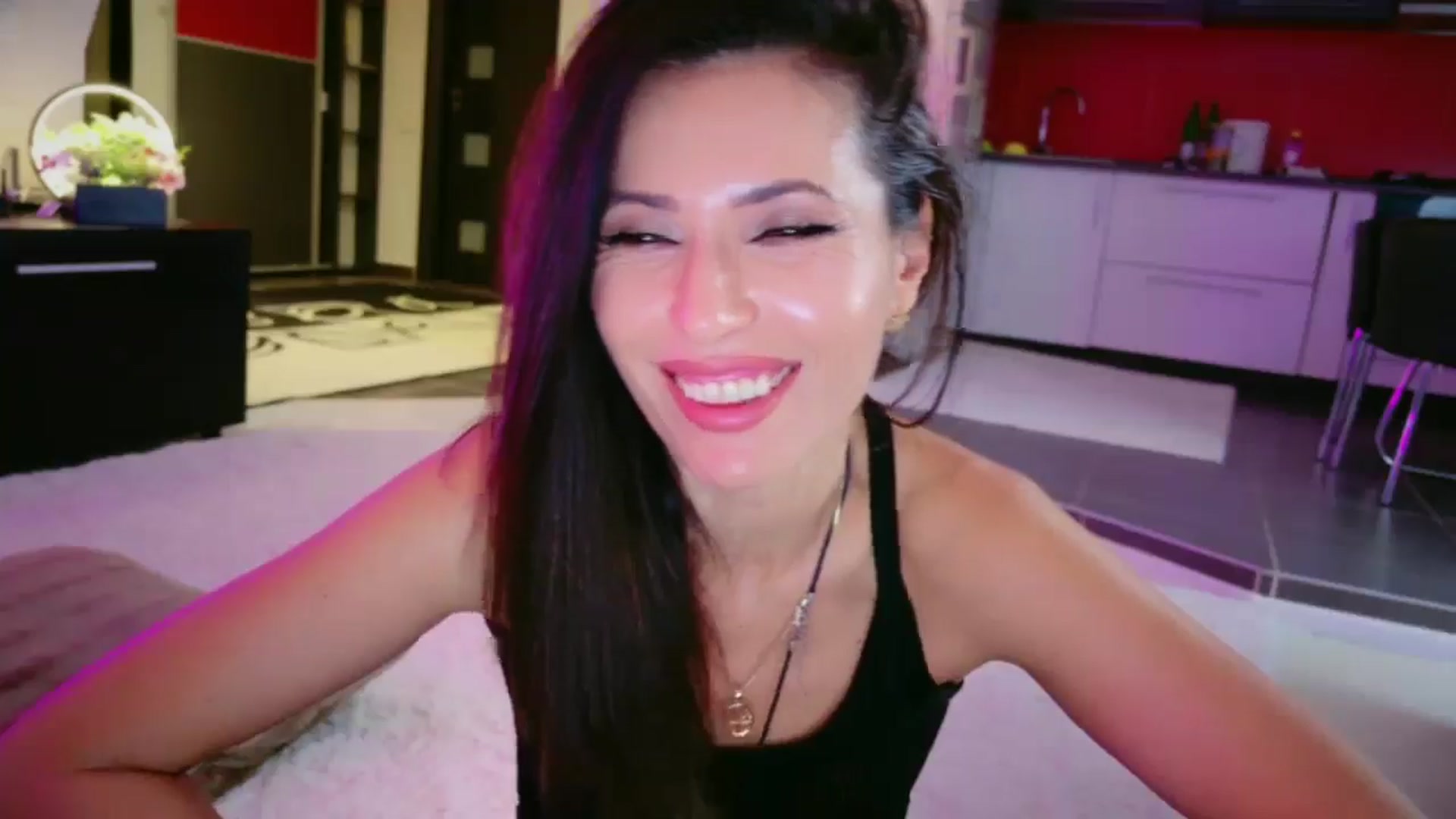 Gallery image thumbnail from SmileyTinaa's myfreecams stream on, 01/31/2026, 01:50 image 16 of 20