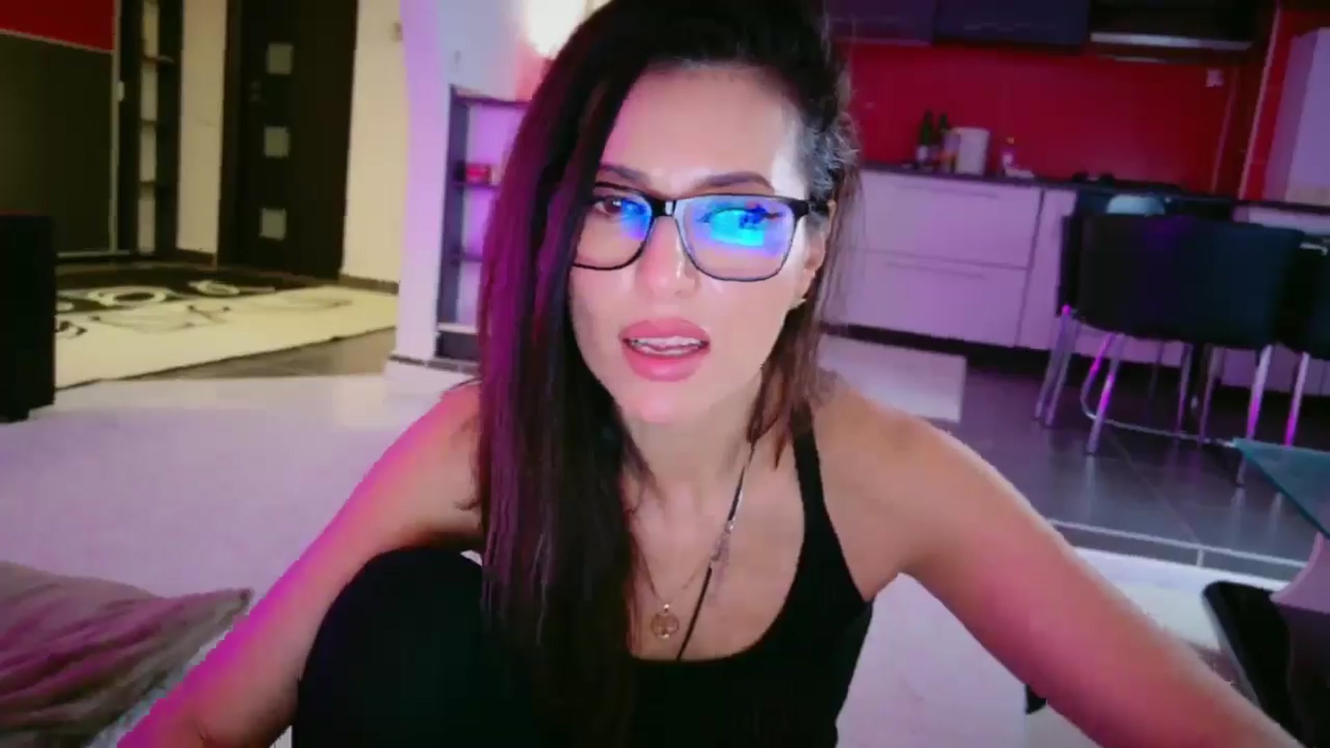 Gallery image thumbnail from SmileyTinaa's myfreecams stream on, 01/31/2026, 01:50 image 18 of 20