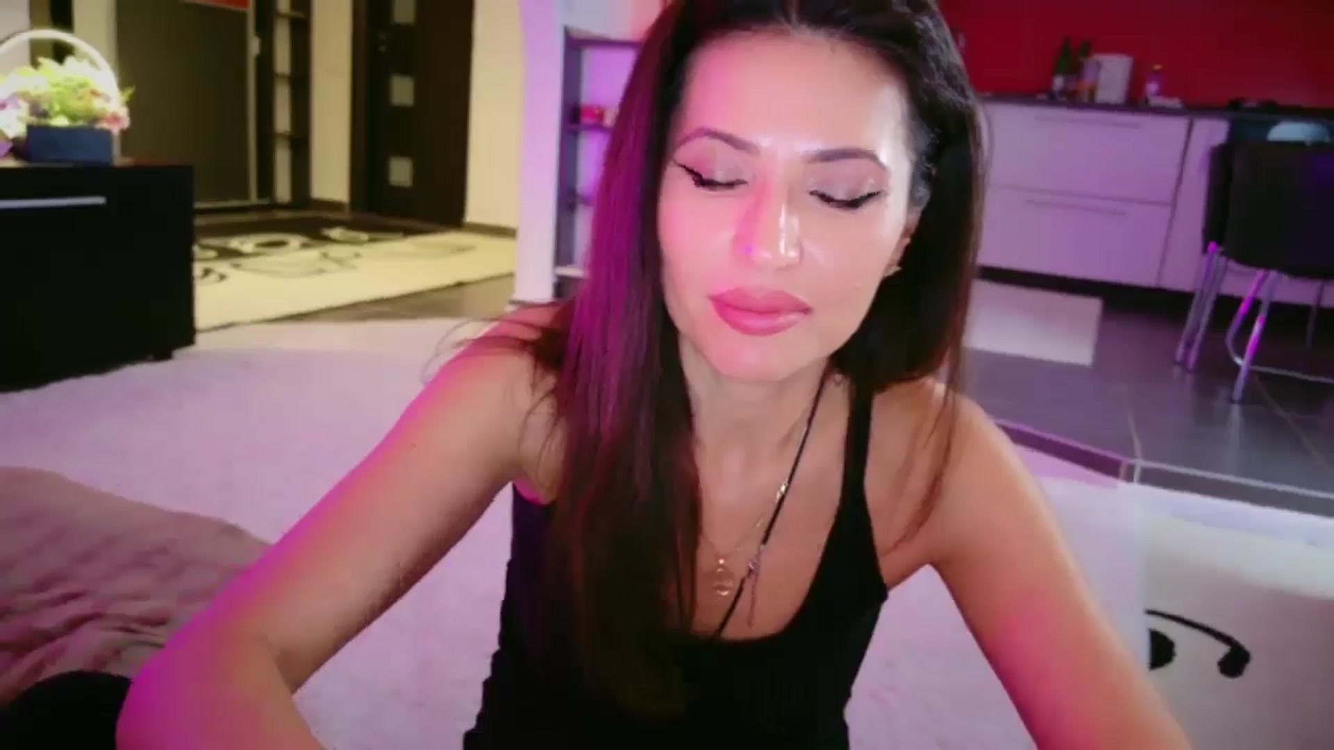 Gallery image thumbnail from SmileyTinaa's myfreecams stream on, 01/31/2026, 02:43 image 5 of 20