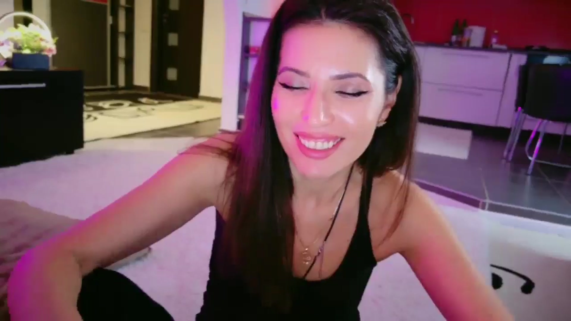 Gallery image thumbnail from SmileyTinaa's myfreecams stream on, 01/31/2026, 02:43 image 6 of 20