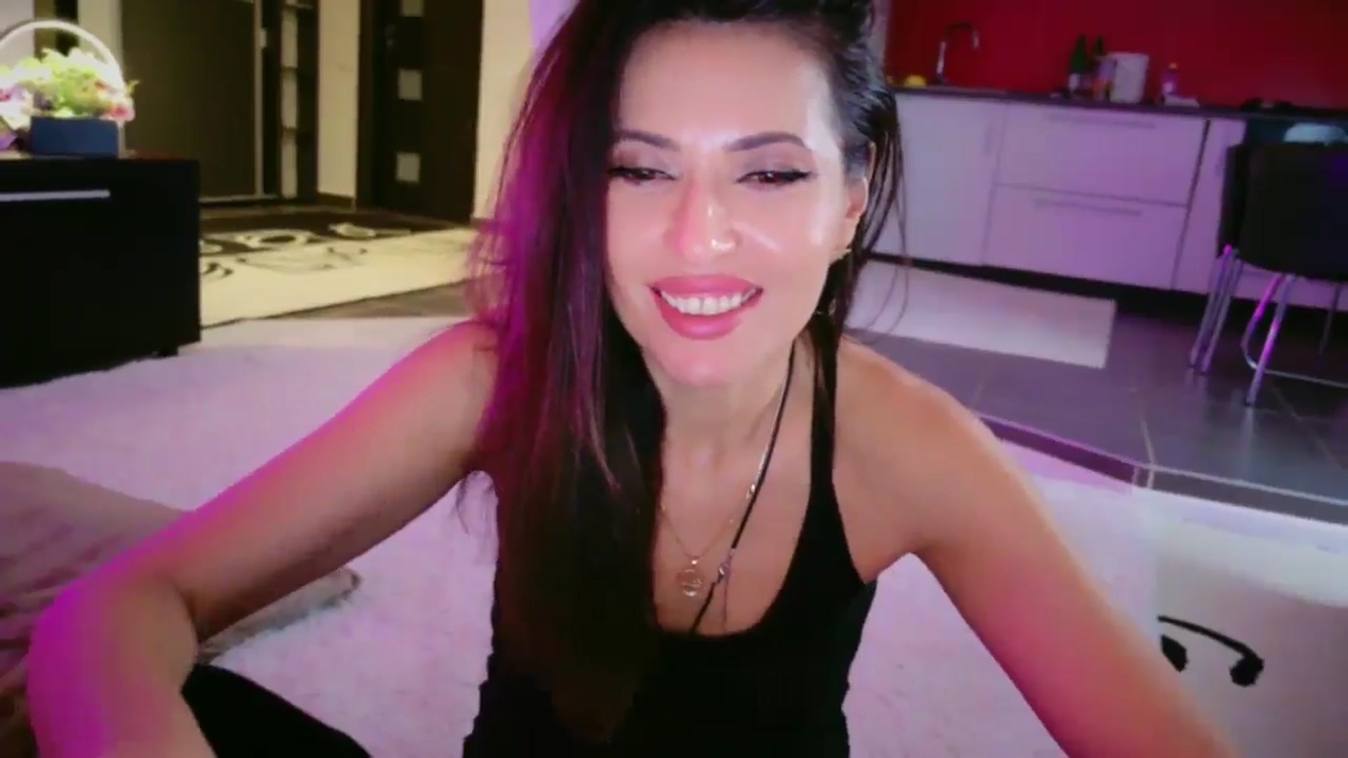 Gallery image thumbnail from SmileyTinaa's myfreecams stream on, 01/31/2026, 02:43 image 17 of 20