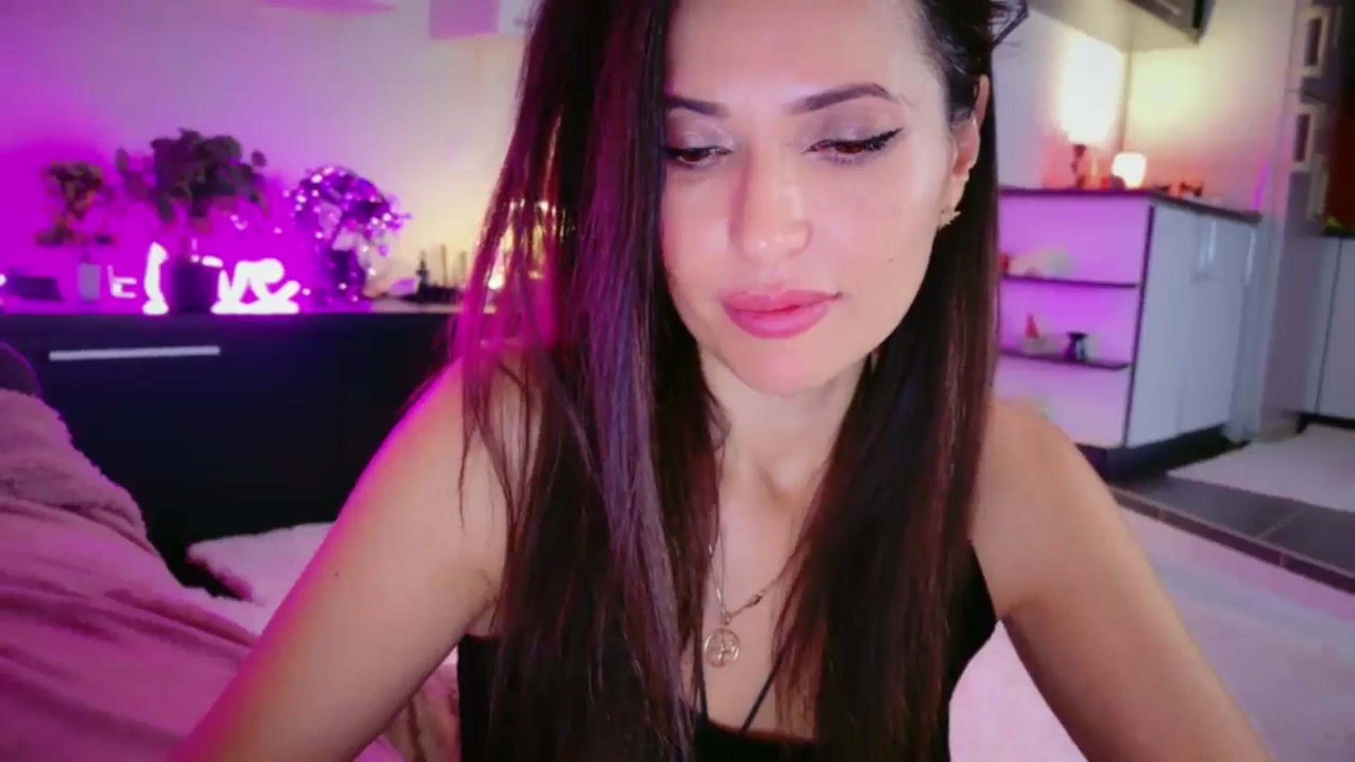 Gallery image thumbnail from SmileyTinaa's myfreecams stream on, 01/31/2026, 07:16 image 17 of 20