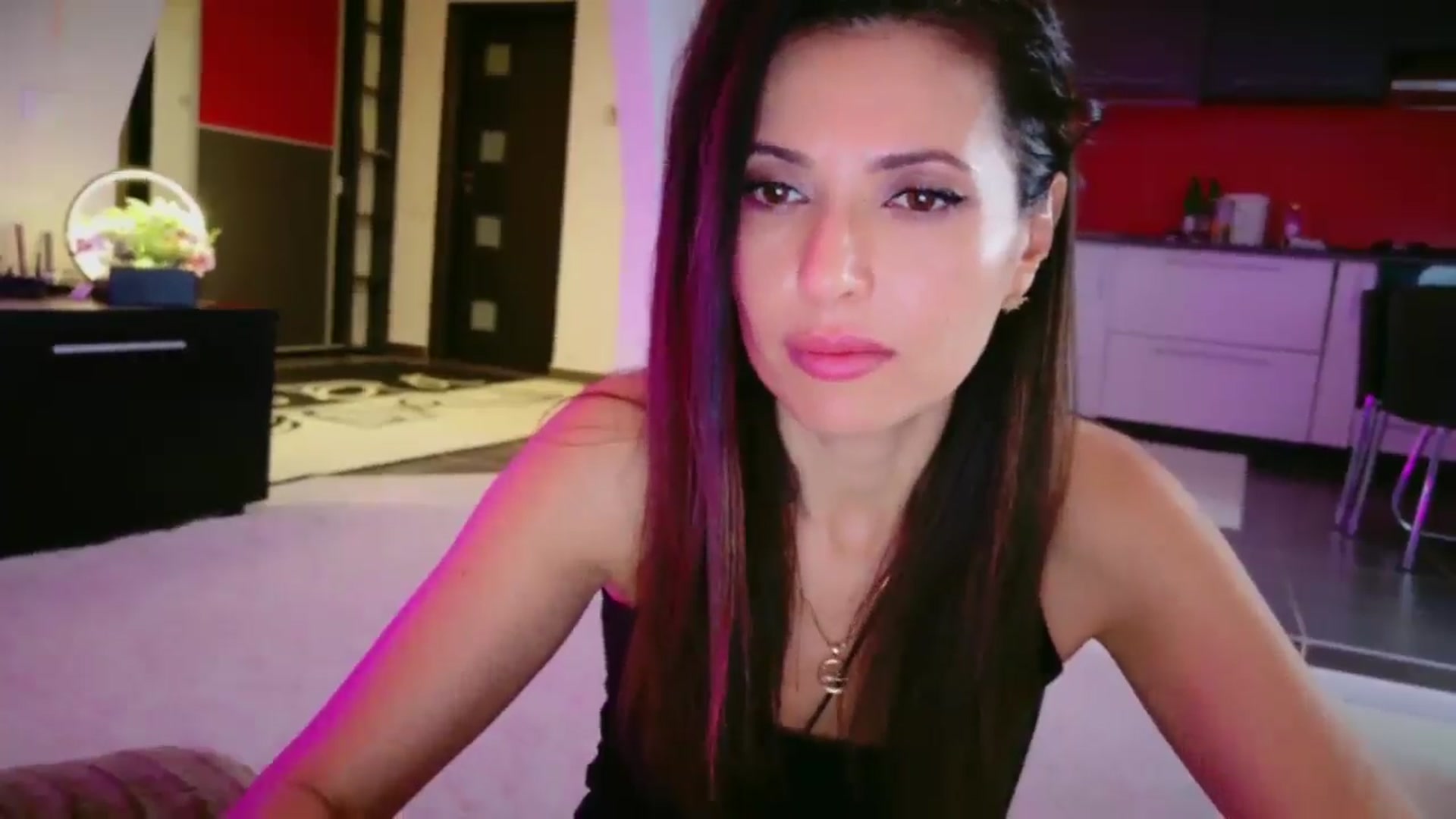 Gallery image thumbnail from SmileyTinaa's myfreecams stream on, 01/31/2026, 07:16 image 18 of 20