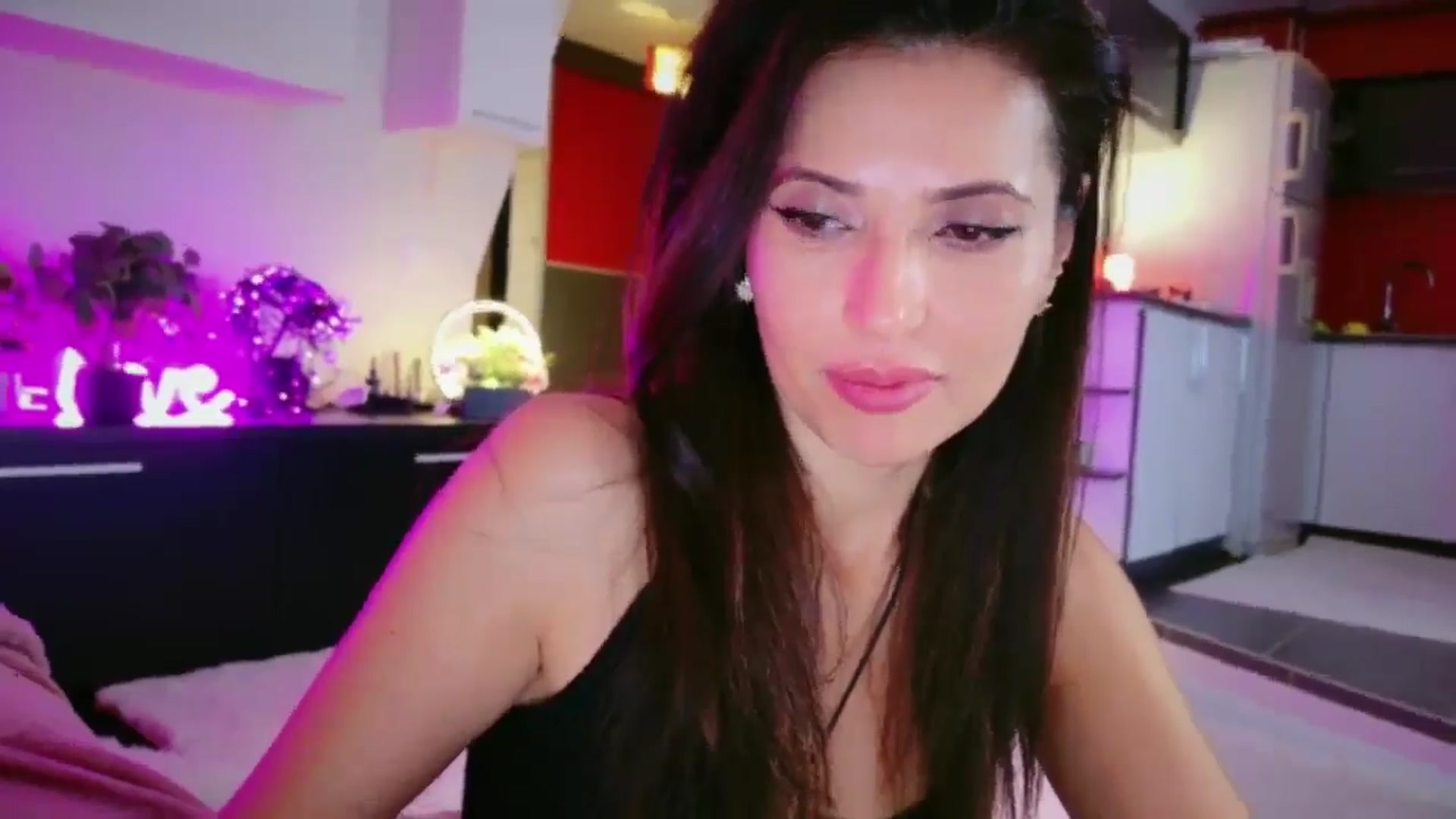 Gallery image thumbnail from SmileyTinaa's myfreecams stream on, 01/31/2026, 07:16 image 13 of 20