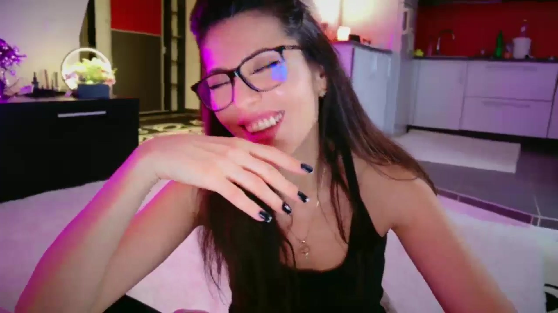 Gallery image thumbnail from SmileyTinaa's myfreecams stream on, 02/13/2026, 02:44 image 6 of 20