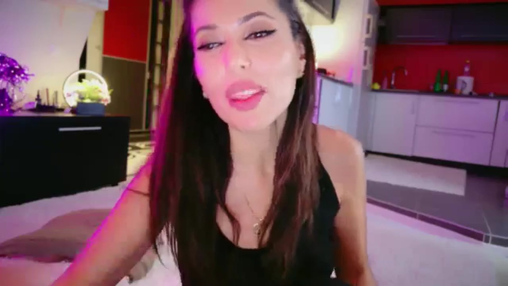 Gallery image thumbnail from SmileyTinaa's myfreecams stream on, 02/13/2026, 02:44 image 15 of 20