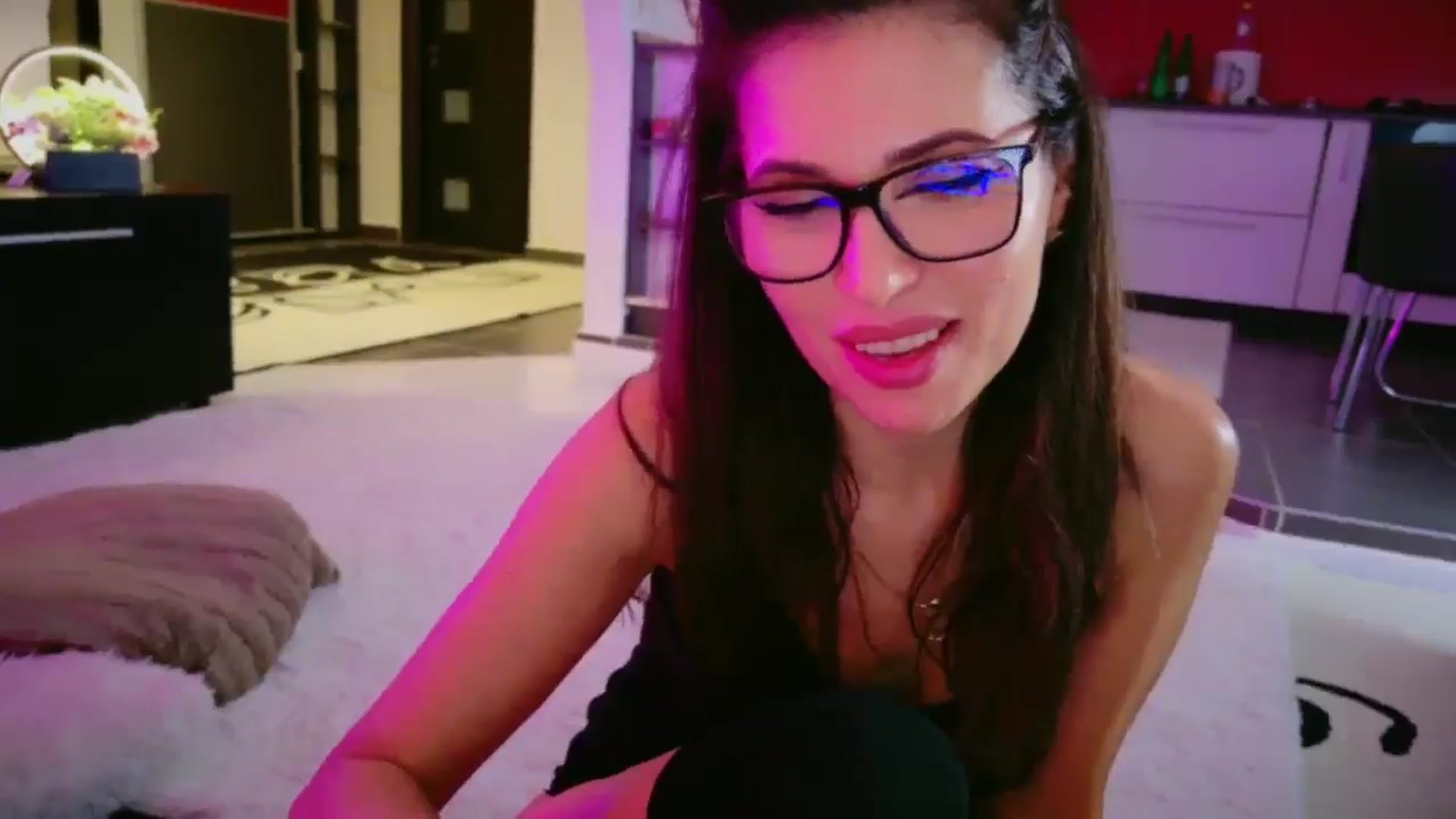 Gallery image thumbnail from SmileyTinaa's myfreecams stream on, 02/13/2026, 03:49 image 19 of 20