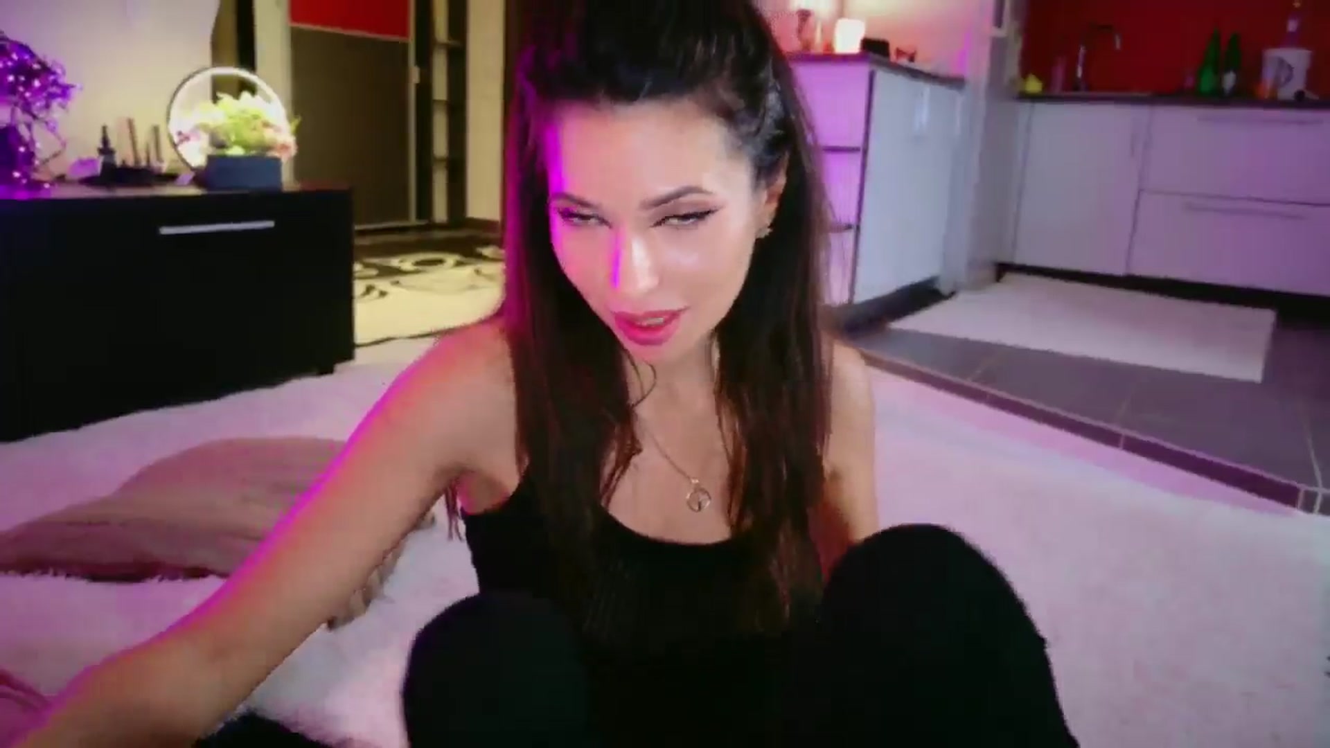 Gallery image thumbnail from SmileyTinaa's myfreecams stream on, 02/13/2026, 03:49 image 13 of 20