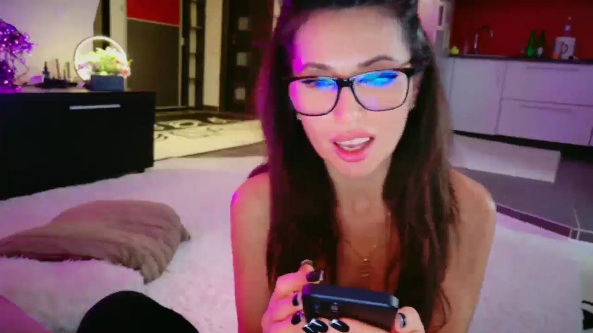 Gallery image thumbnail from SmileyTinaa's myfreecams stream on, 02/13/2026, 04:20 image 13 of 20