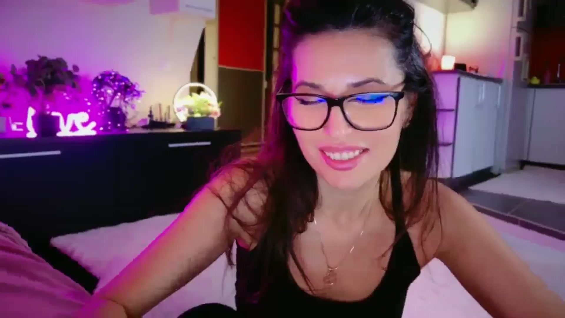 Gallery image thumbnail from SmileyTinaa's myfreecams stream on, 02/13/2026, 05:55 image 19 of 20