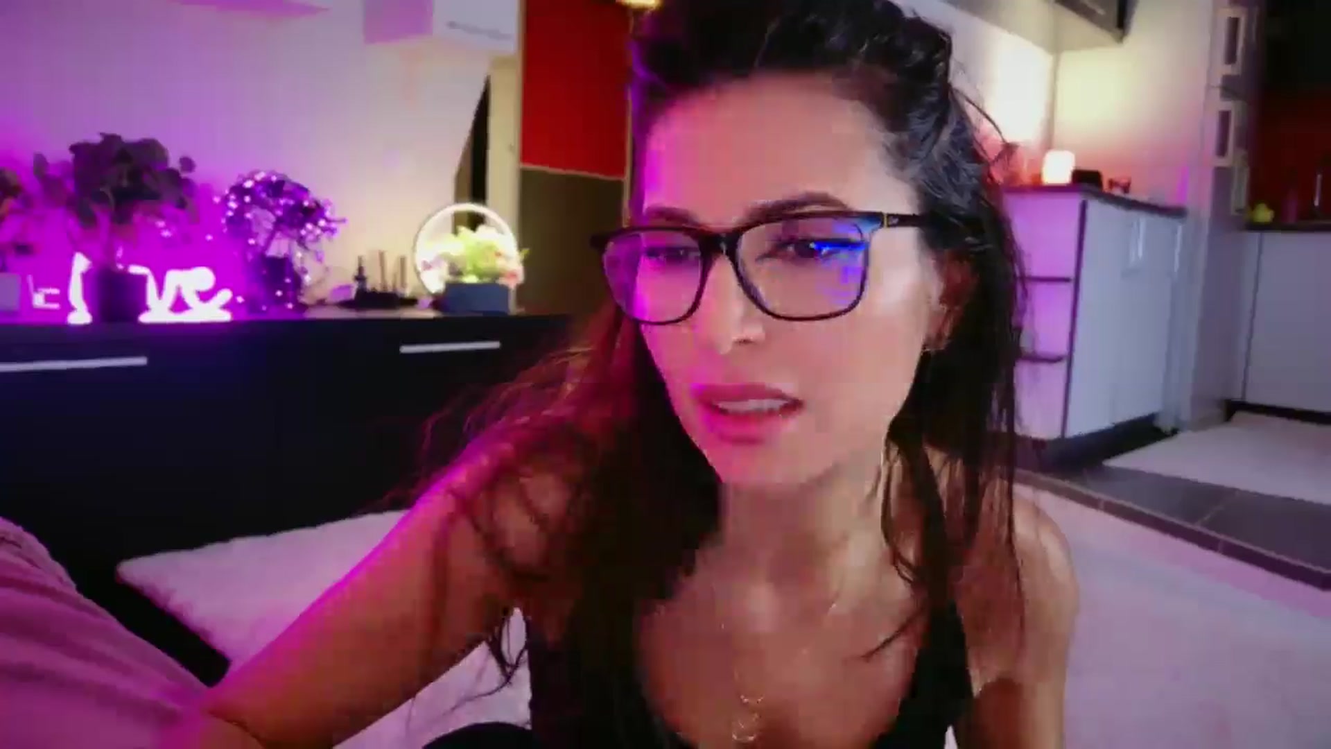 Gallery image thumbnail from SmileyTinaa's myfreecams stream on, 02/13/2026, 05:55 image 18 of 20