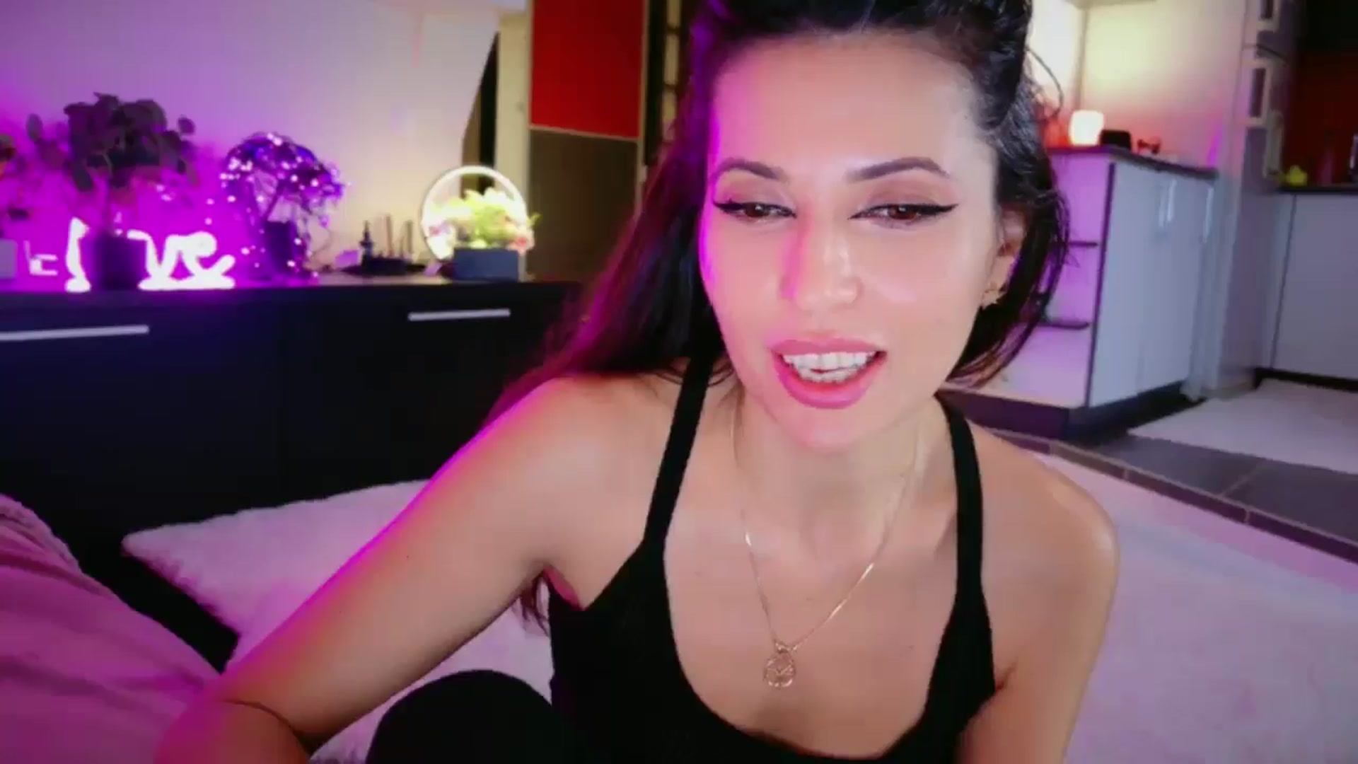 Gallery image thumbnail from SmileyTinaa's myfreecams stream on, 02/13/2026, 05:55 image 9 of 20