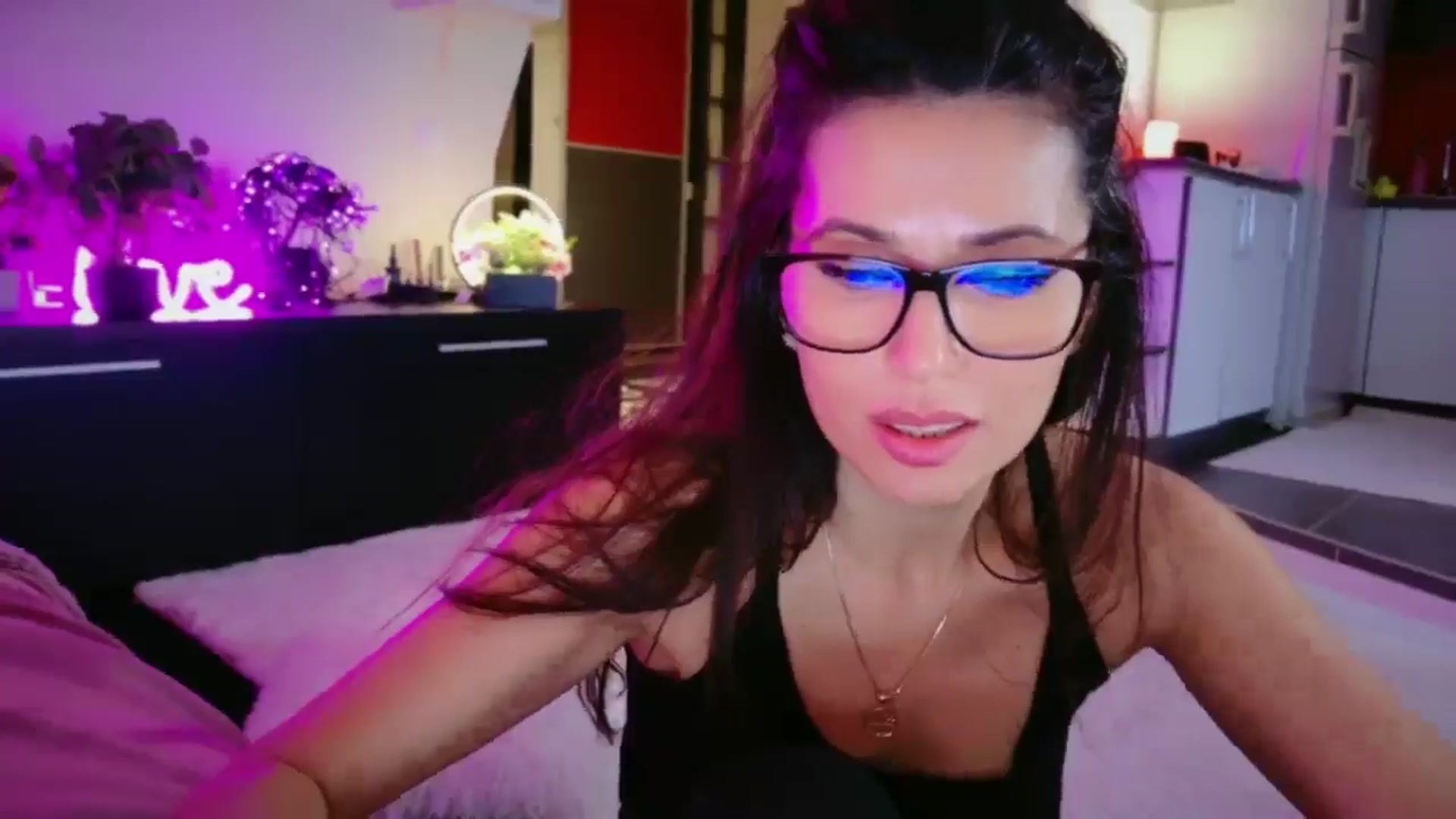 Gallery image thumbnail from SmileyTinaa's myfreecams stream on, 02/13/2026, 05:55 image 17 of 20