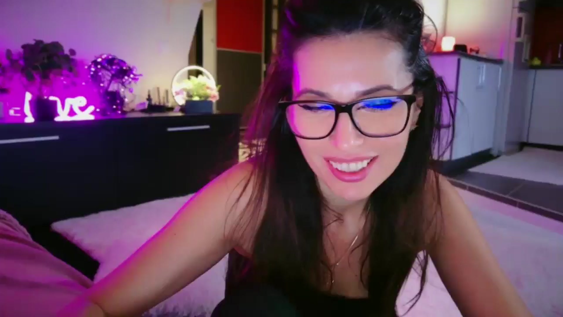 Gallery image thumbnail from SmileyTinaa's myfreecams stream on, 02/13/2026, 05:55 image 1 of 20