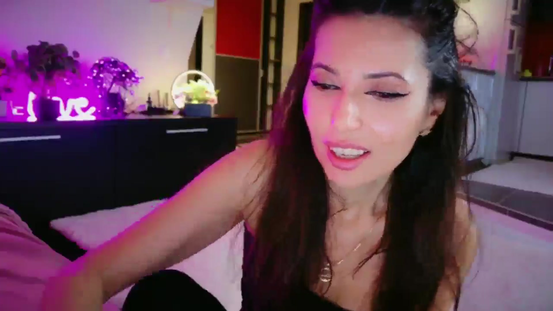 Gallery image thumbnail from SmileyTinaa's myfreecams stream on, 02/13/2026, 05:55 image 5 of 20
