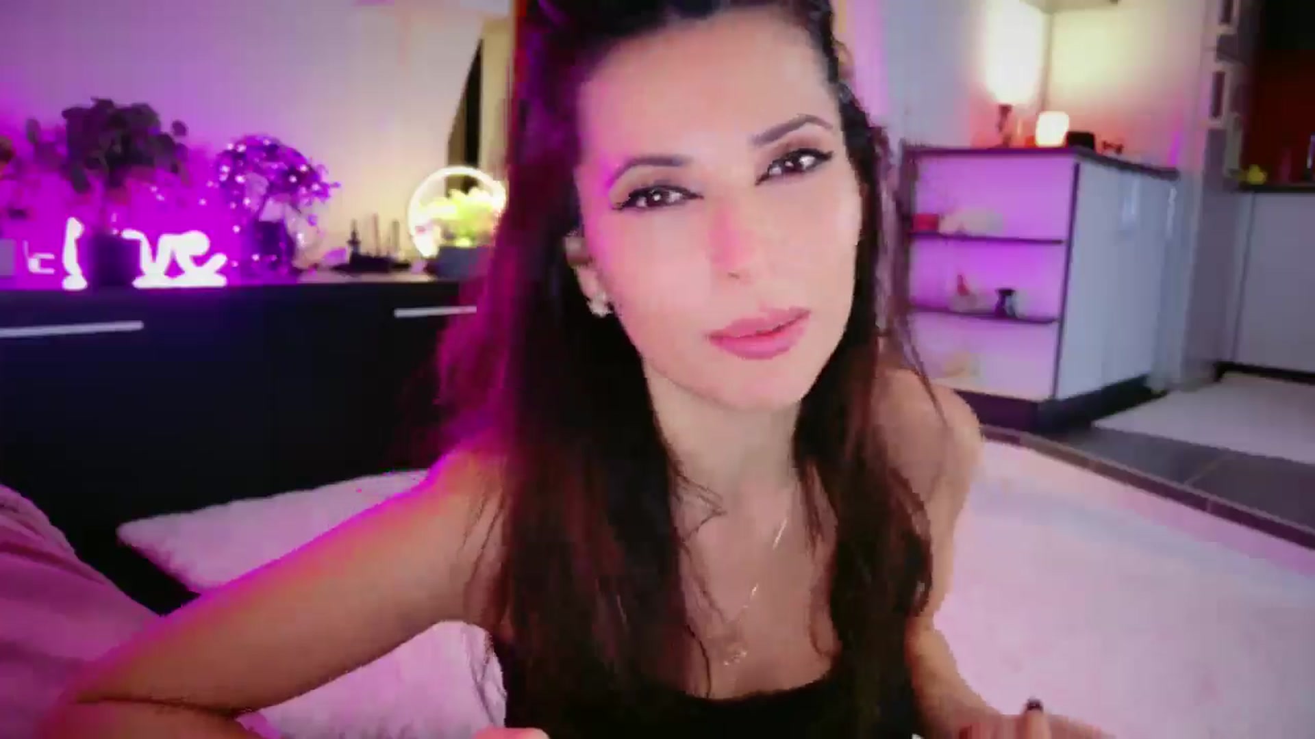Gallery image thumbnail from SmileyTinaa's myfreecams stream on, 02/13/2026, 05:55 image 8 of 20