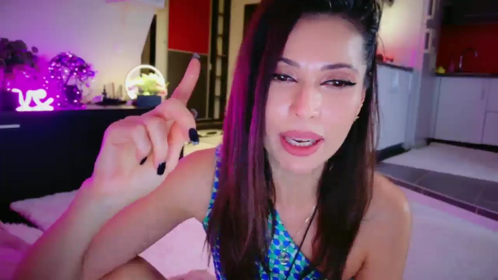 Gallery image thumbnail from SmileyTinaa's myfreecams stream on, 02/14/2026, 24:02 image 7 of 20