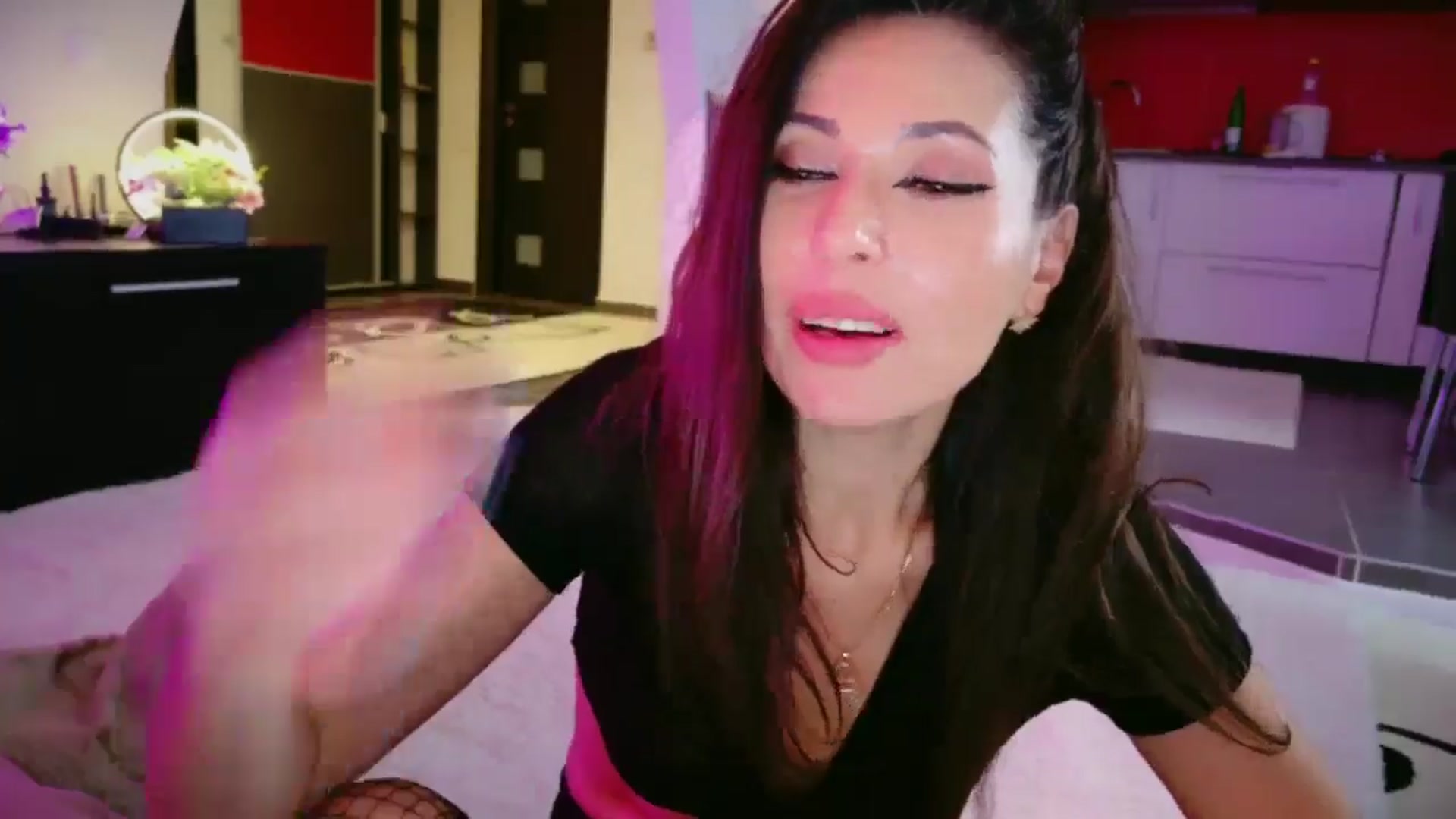 Gallery image thumbnail from SmileyTinaa's myfreecams stream on, 02/20/2026, 02:16 image 19 of 20
