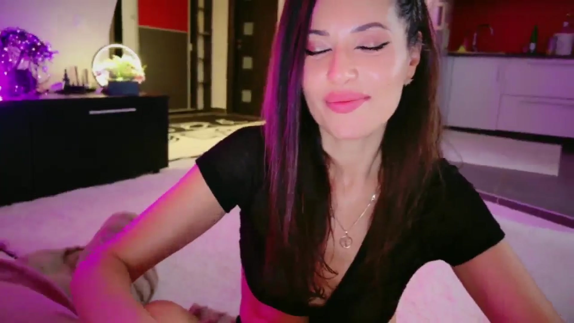 Gallery image thumbnail from SmileyTinaa's myfreecams stream on, 02/20/2026, 04:09 image 19 of 20