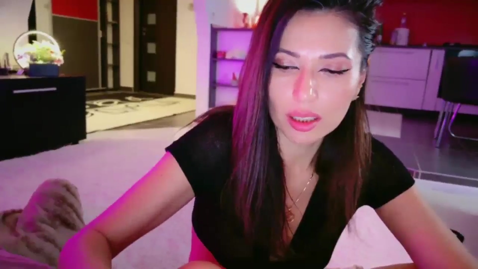 Gallery image thumbnail from SmileyTinaa's myfreecams stream on, 02/20/2026, 04:09 image 15 of 20