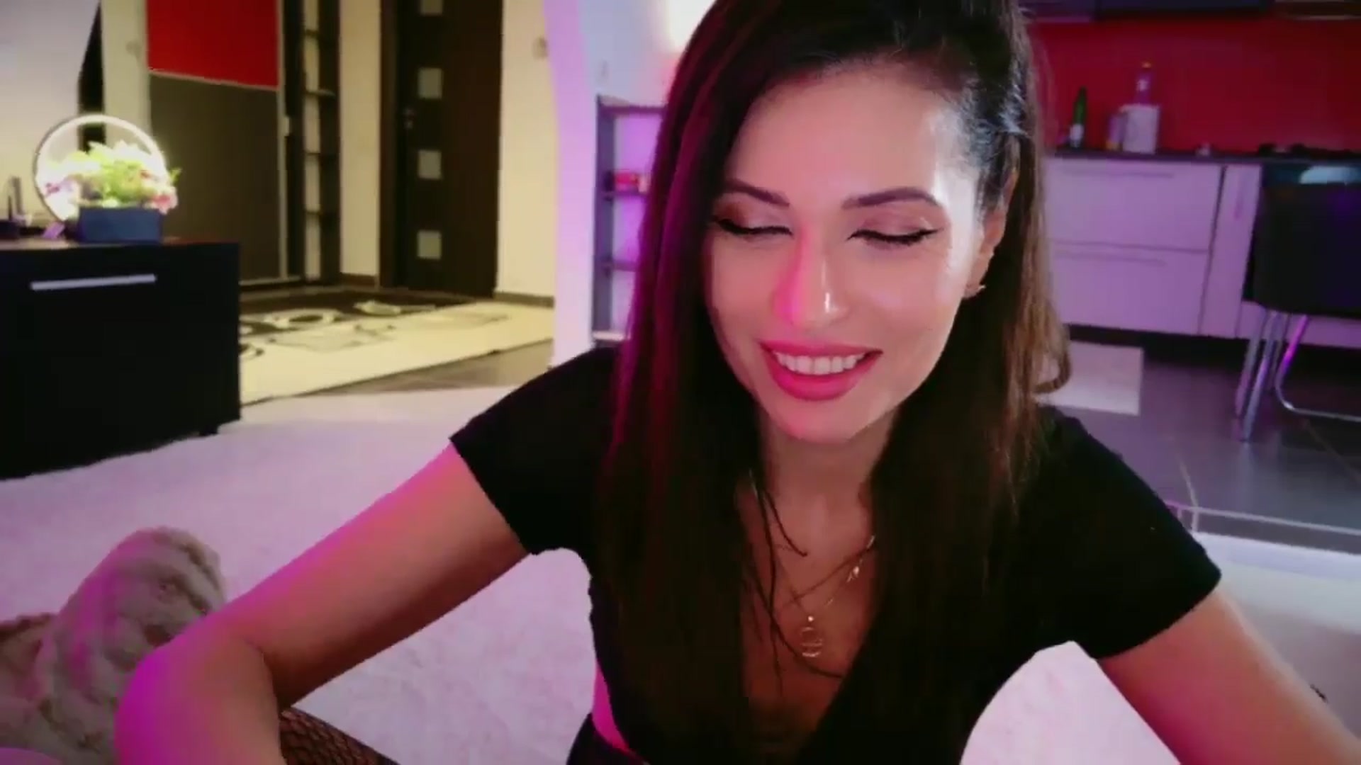 Gallery image thumbnail from SmileyTinaa's myfreecams stream on, 02/20/2026, 04:09 image 12 of 20