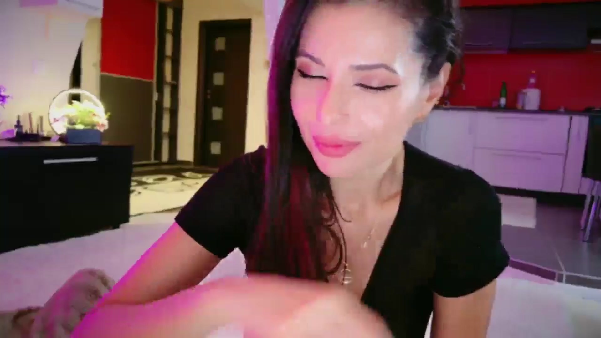 Gallery image thumbnail from SmileyTinaa's myfreecams stream on, 02/20/2026, 04:09 image 11 of 20