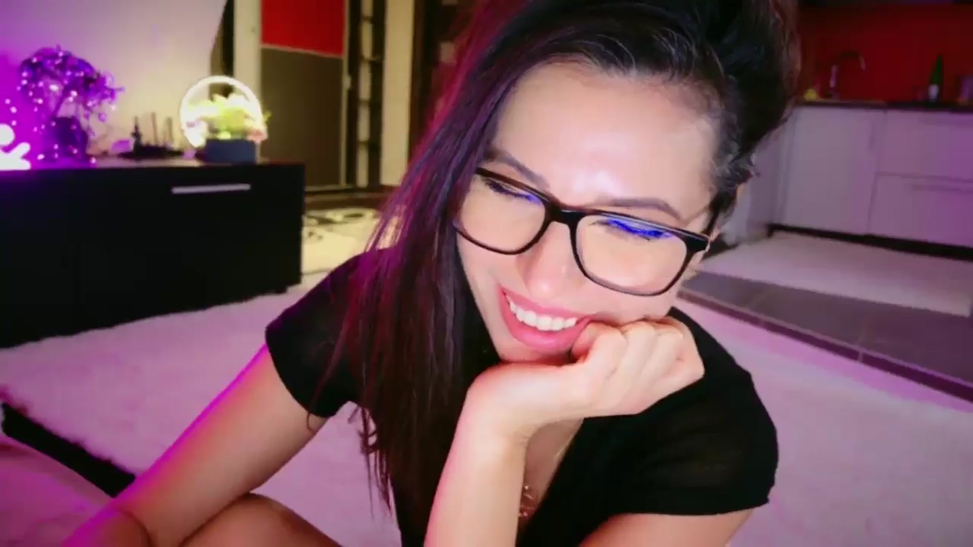 Gallery image thumbnail from SmileyTinaa's myfreecams stream on, 02/20/2026, 07:05 image 2 of 20