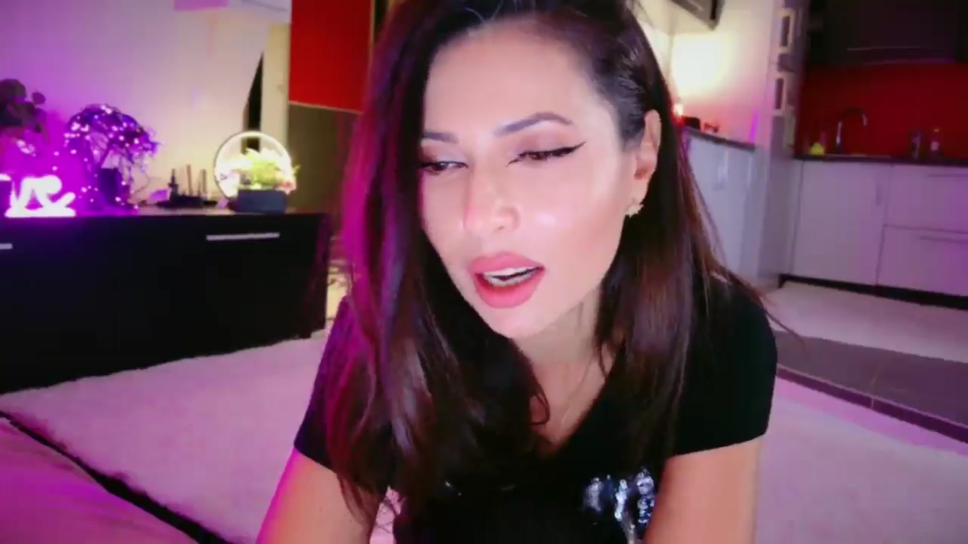 Gallery image thumbnail from SmileyTinaa's myfreecams stream on, 02/20/2026, 23:42 image 12 of 20