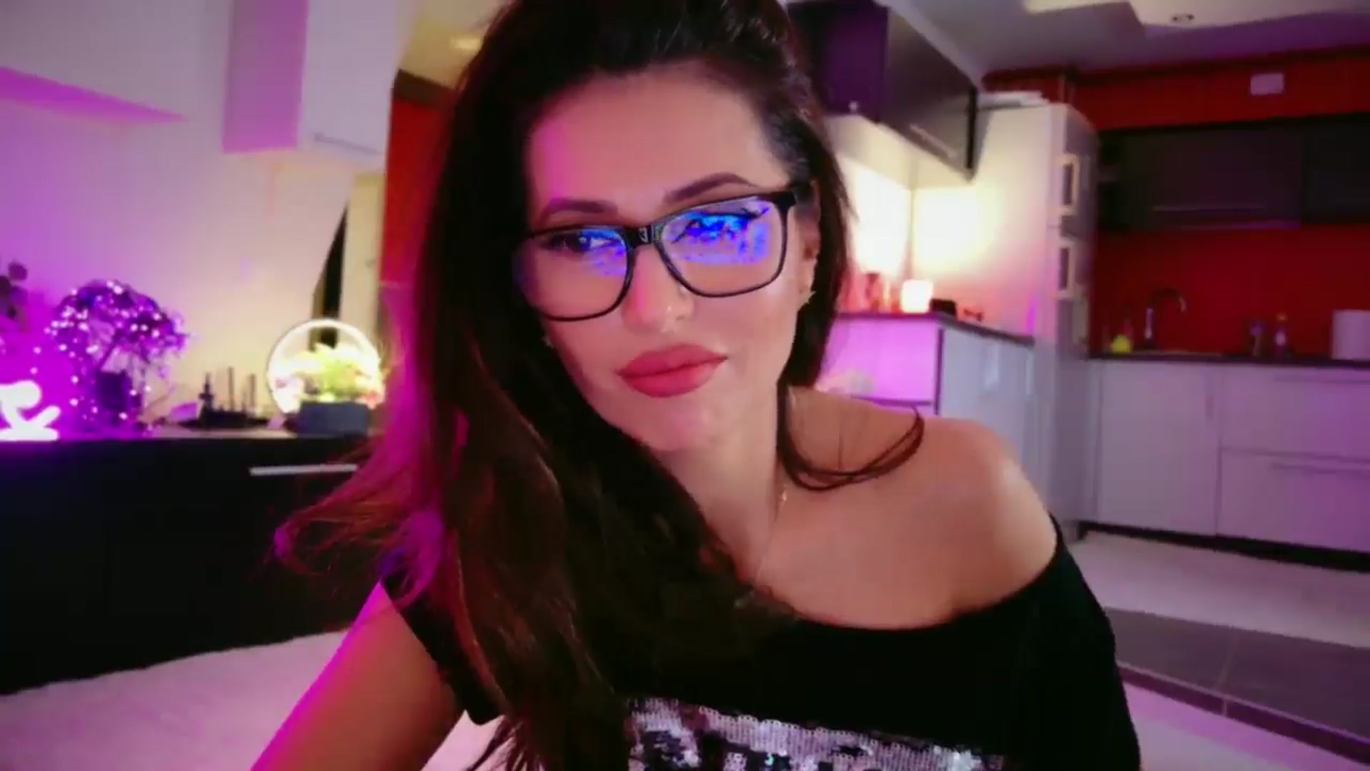 Gallery image thumbnail from SmileyTinaa's myfreecams stream on, 02/20/2026, 23:42 image 3 of 20