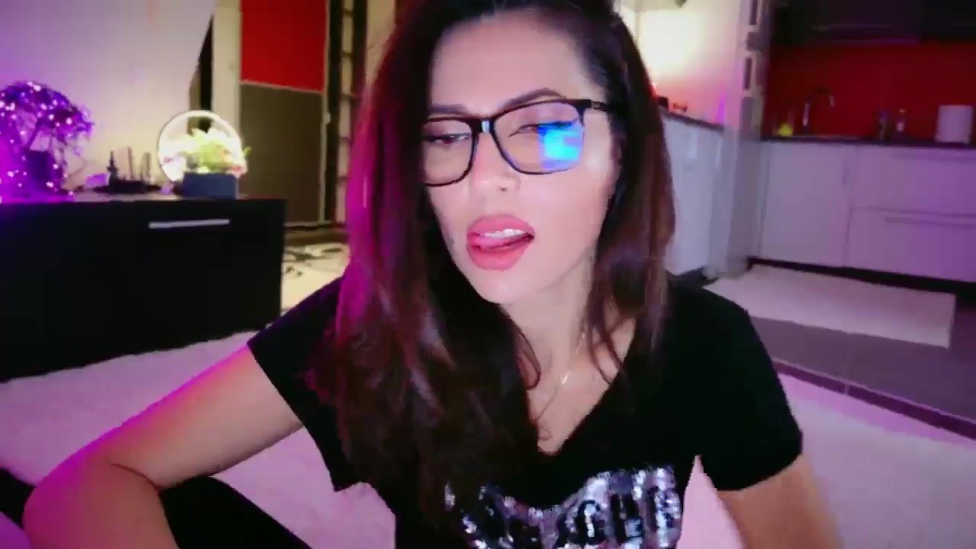 Gallery image thumbnail from SmileyTinaa's myfreecams stream on, 02/20/2026, 23:42 image 8 of 20
