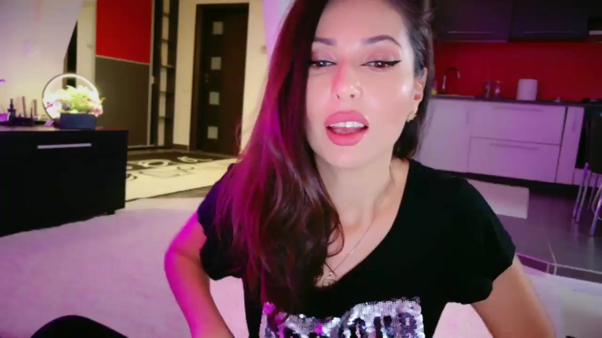 Gallery image thumbnail from SmileyTinaa's myfreecams stream on, 02/20/2026, 23:42 image 13 of 20