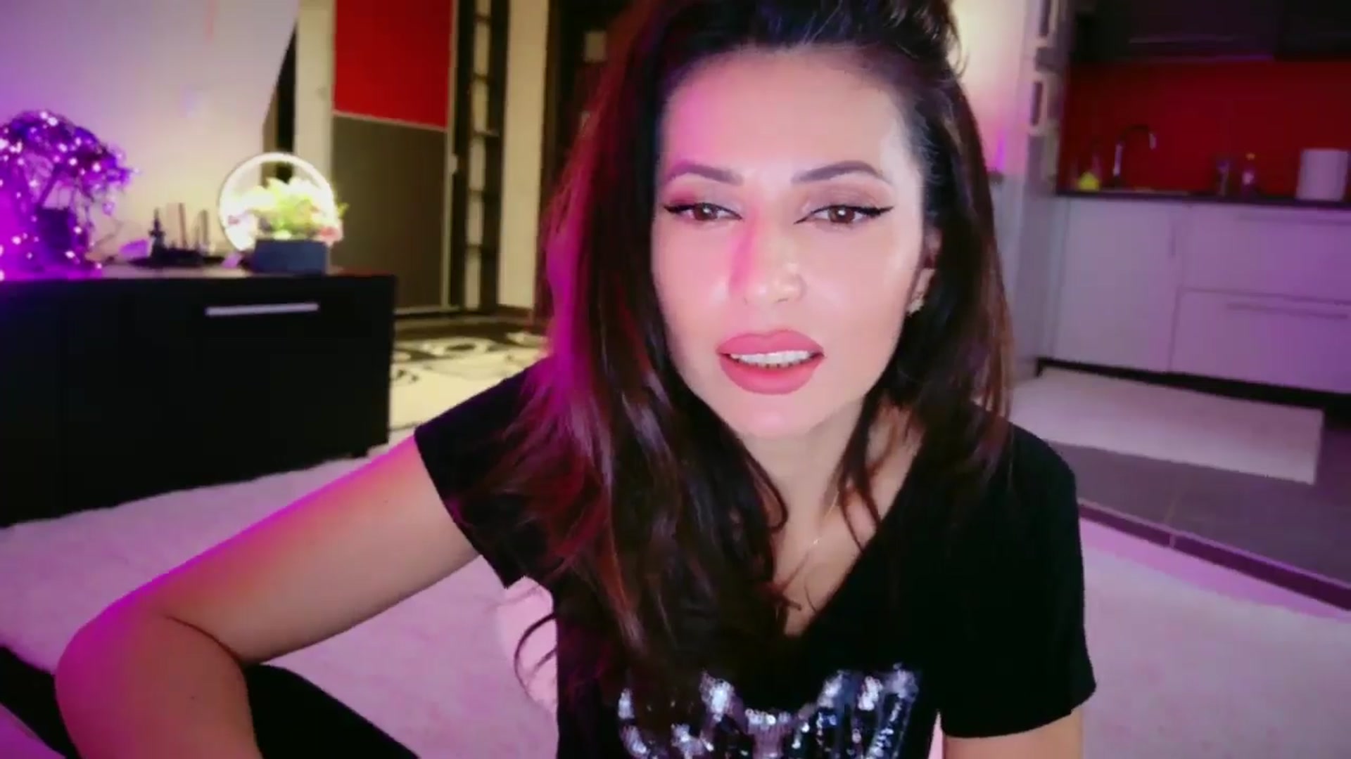 Gallery image thumbnail from SmileyTinaa's myfreecams stream on, 02/20/2026, 23:42 image 7 of 20