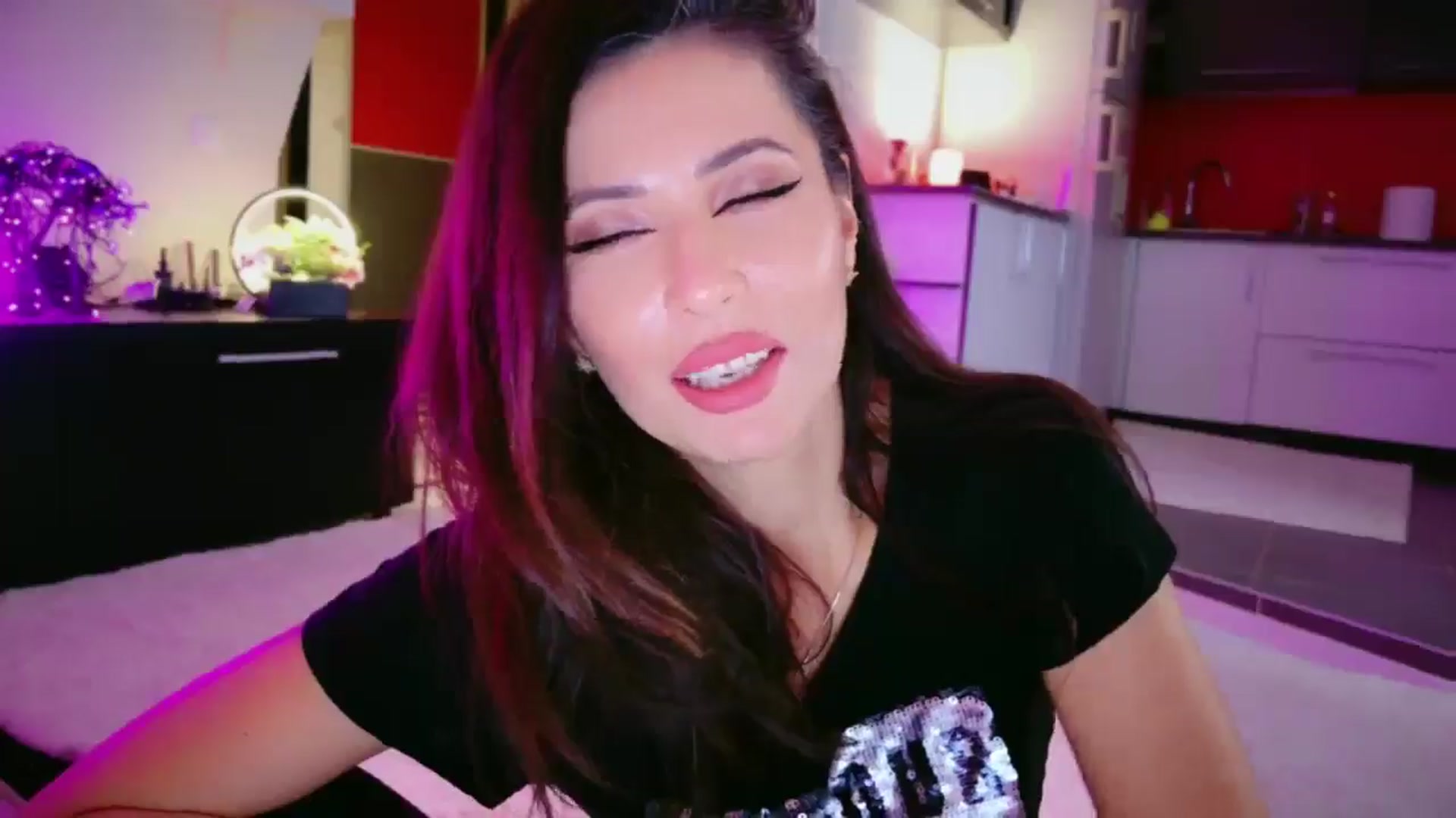 Gallery image thumbnail from SmileyTinaa's myfreecams stream on, 02/20/2026, 23:42 image 16 of 20