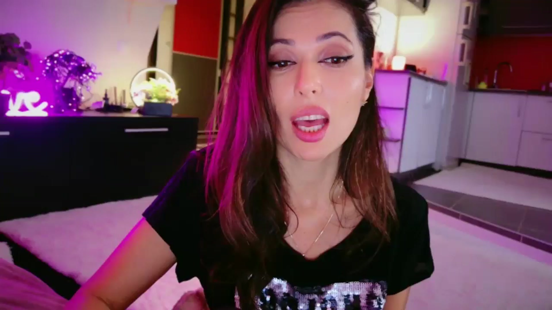 Gallery image thumbnail from SmileyTinaa's myfreecams stream on, 02/21/2026, 07:50 image 10 of 20