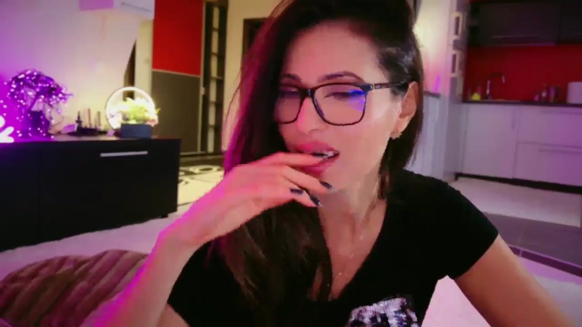 Gallery image thumbnail from SmileyTinaa's myfreecams stream on, 02/21/2026, 07:50 image 14 of 20