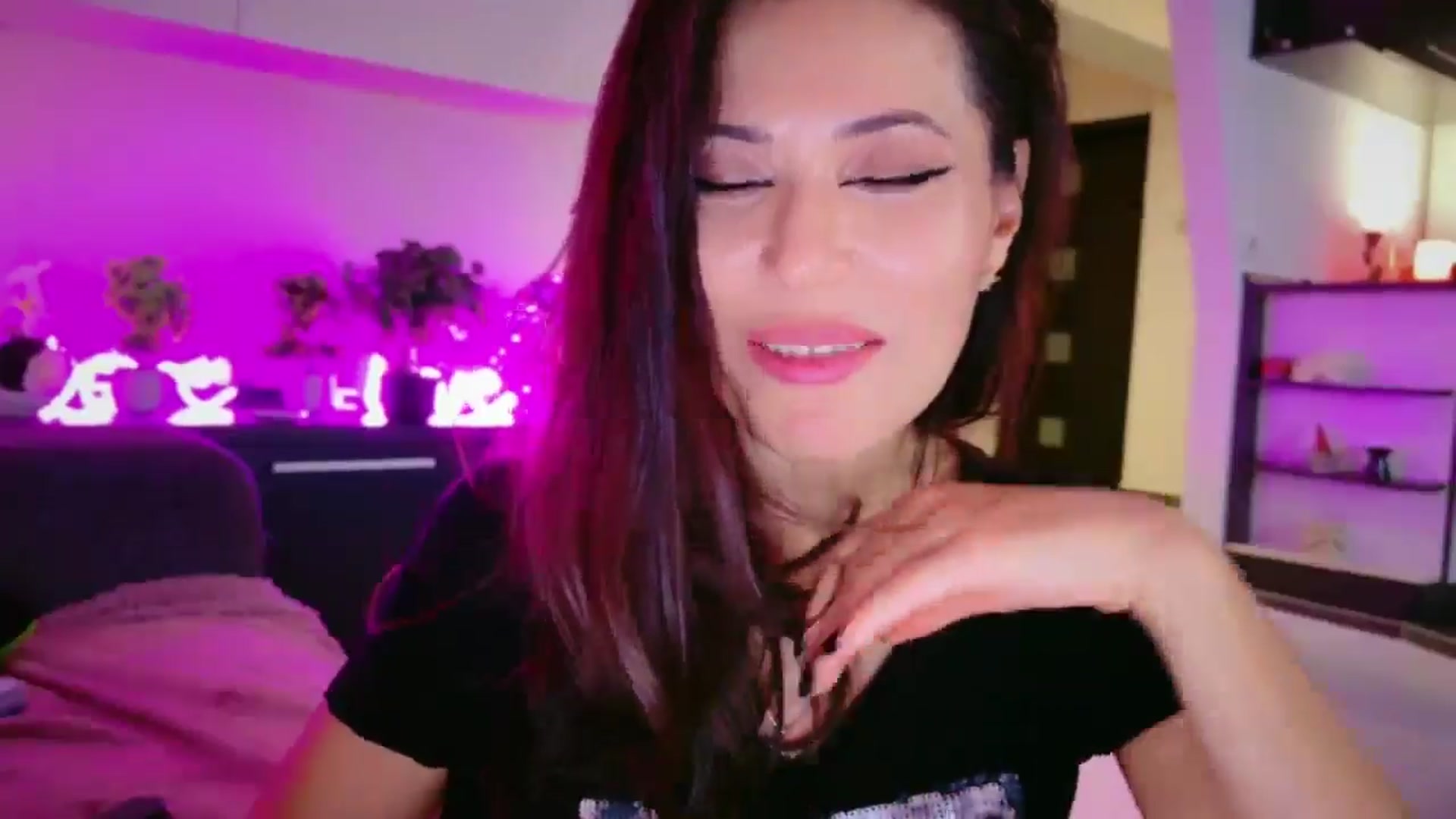 Gallery image thumbnail from SmileyTinaa's myfreecams stream on, 02/21/2026, 07:50 image 11 of 20