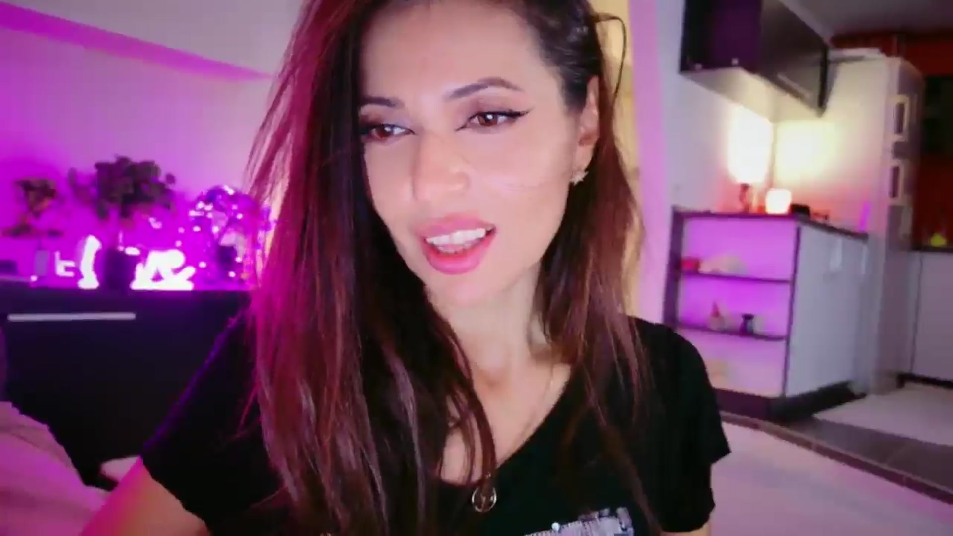 Gallery image thumbnail from SmileyTinaa's myfreecams stream on, 02/21/2026, 07:50 image 15 of 20