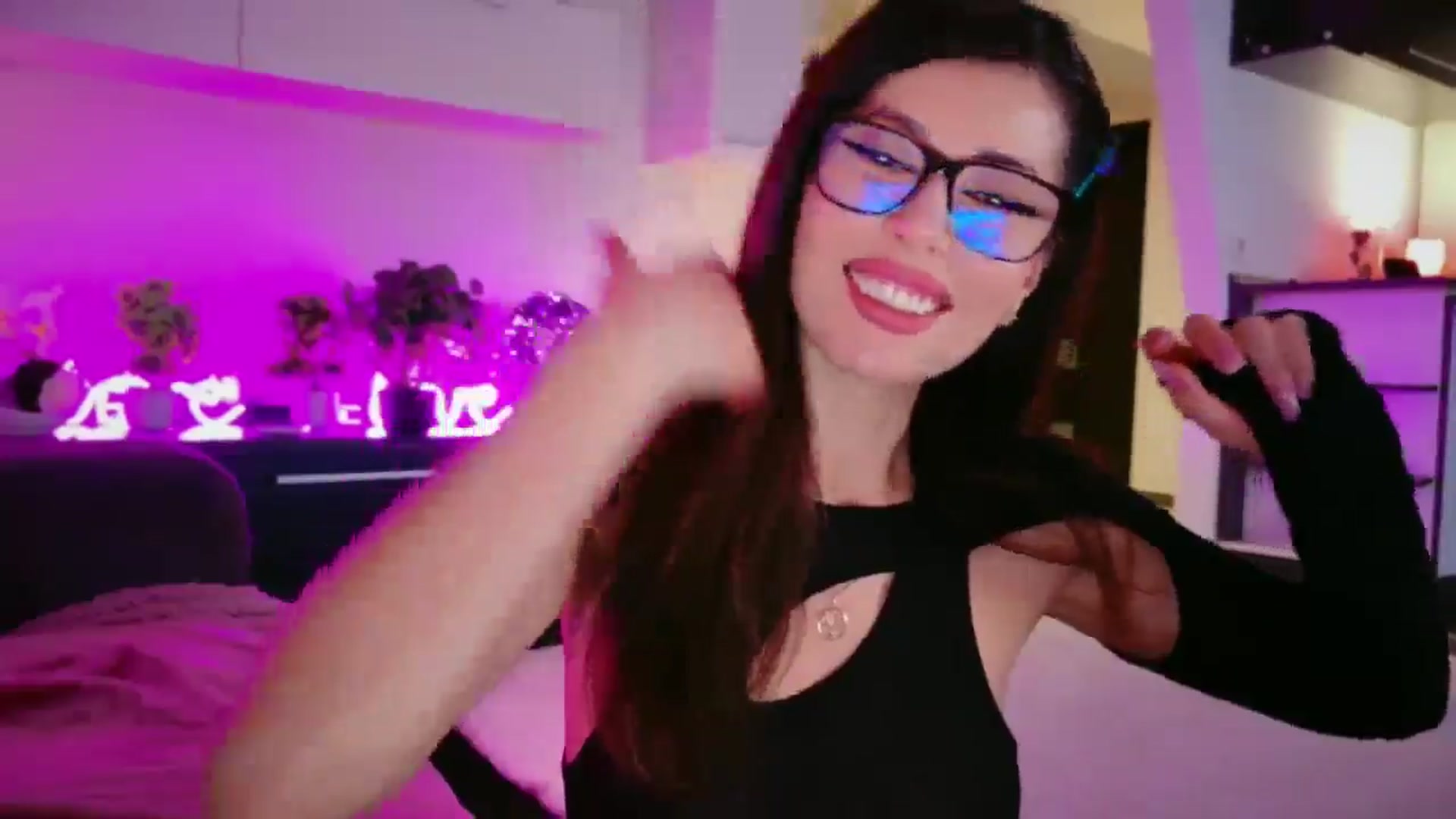 Gallery image thumbnail from SmileyTinaa's myfreecams stream on, 02/27/2026, 24:02 image 7 of 20
